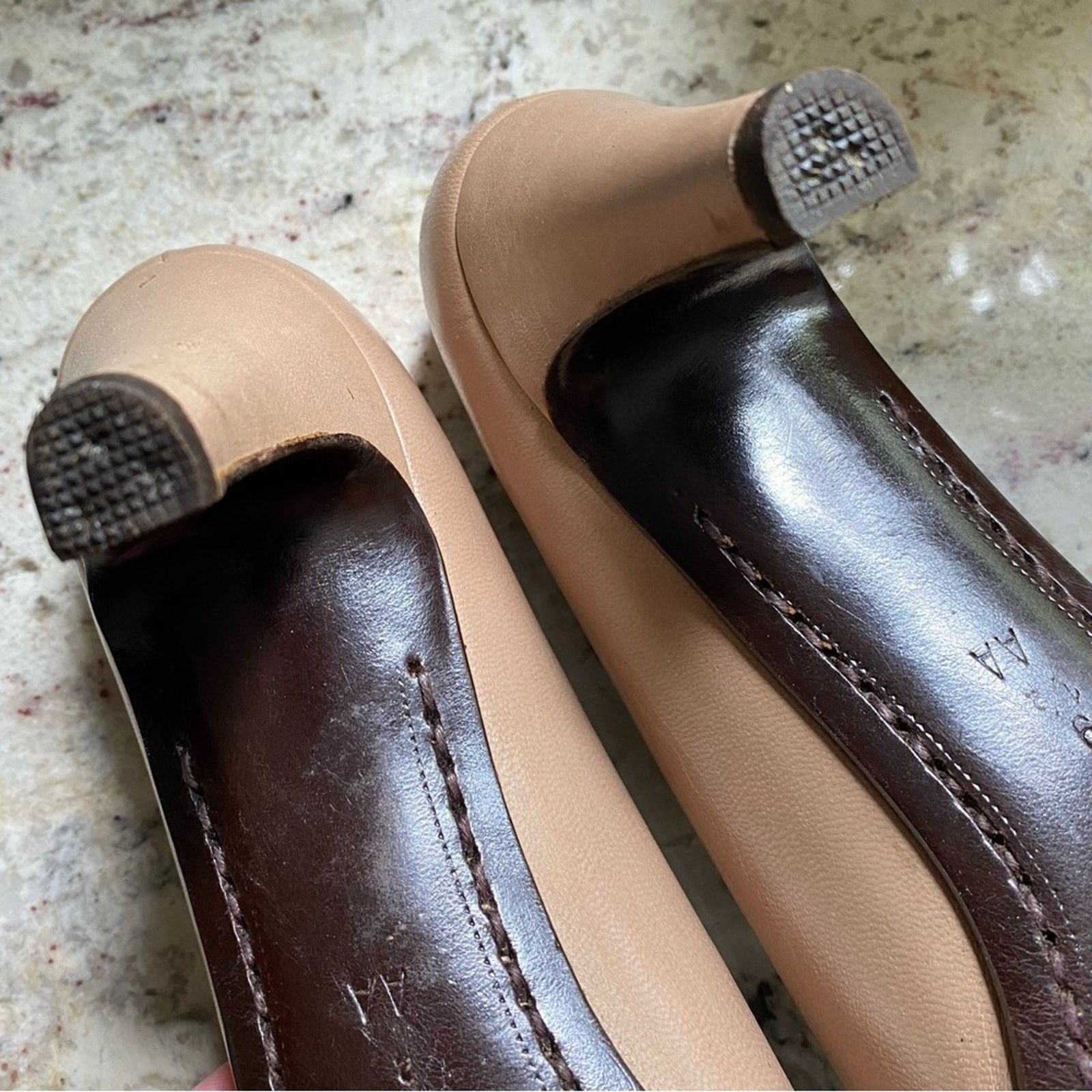 Other Helene Arpels Tan Leather Classic Pumps Italy 9.5 AA Size US 9.5 / IT 39.5 - 14 Thumbnail