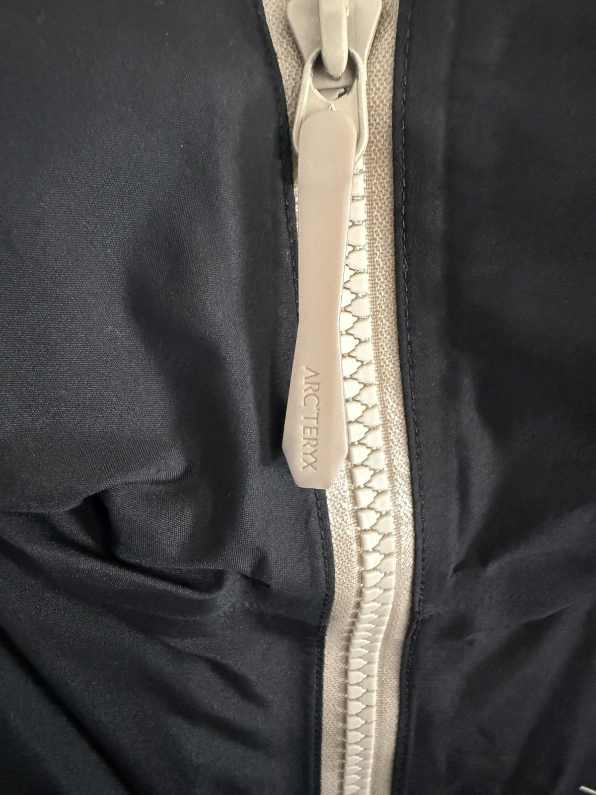 Arc'teryx Arc’teryx Beta Insulated Jacket — Two-Tone Black/Sand Size US S / EU 44-46 / 1 - 9 Thumbnail