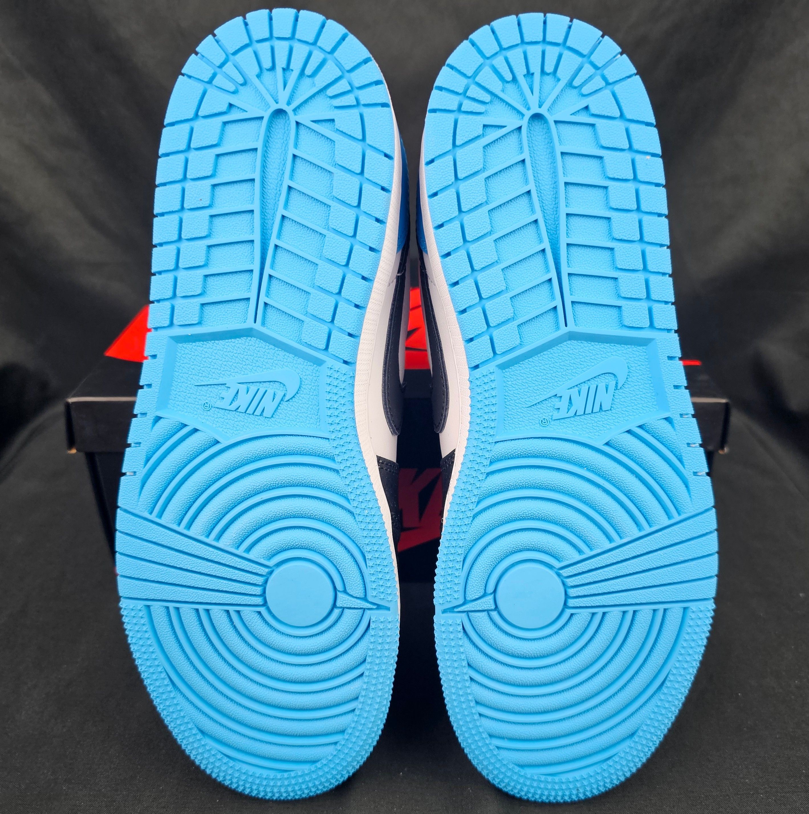 Jordan Brand Nike Air Jordan 1 Low OG Powder Blue GS Size 5.5Y BRAND NEW Size US 5.5 / EU 38 - 7 Thumbnail