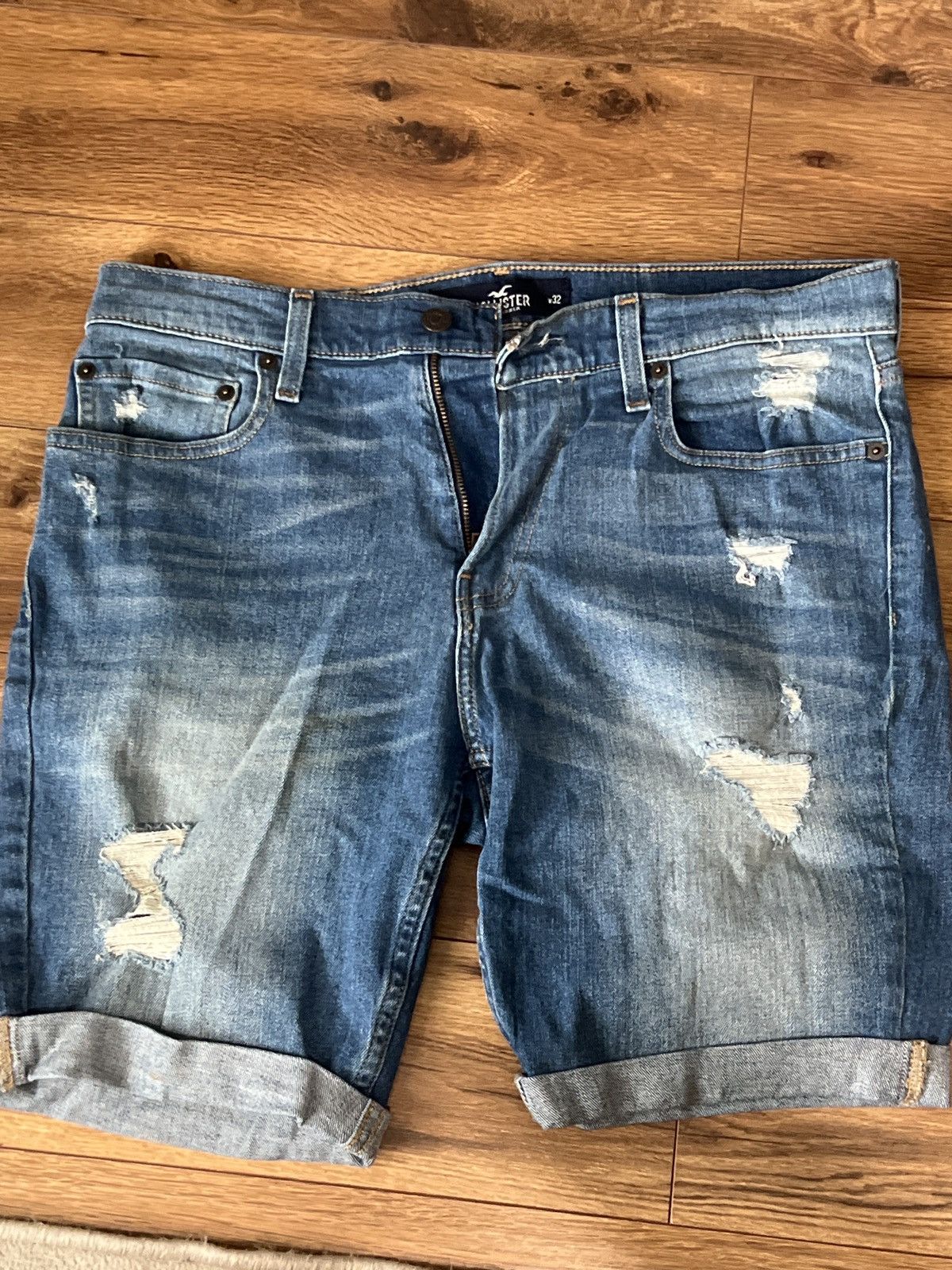 Hollister Denim distressed shorts Size US 32 / EU 48 - 1 Thumbnail