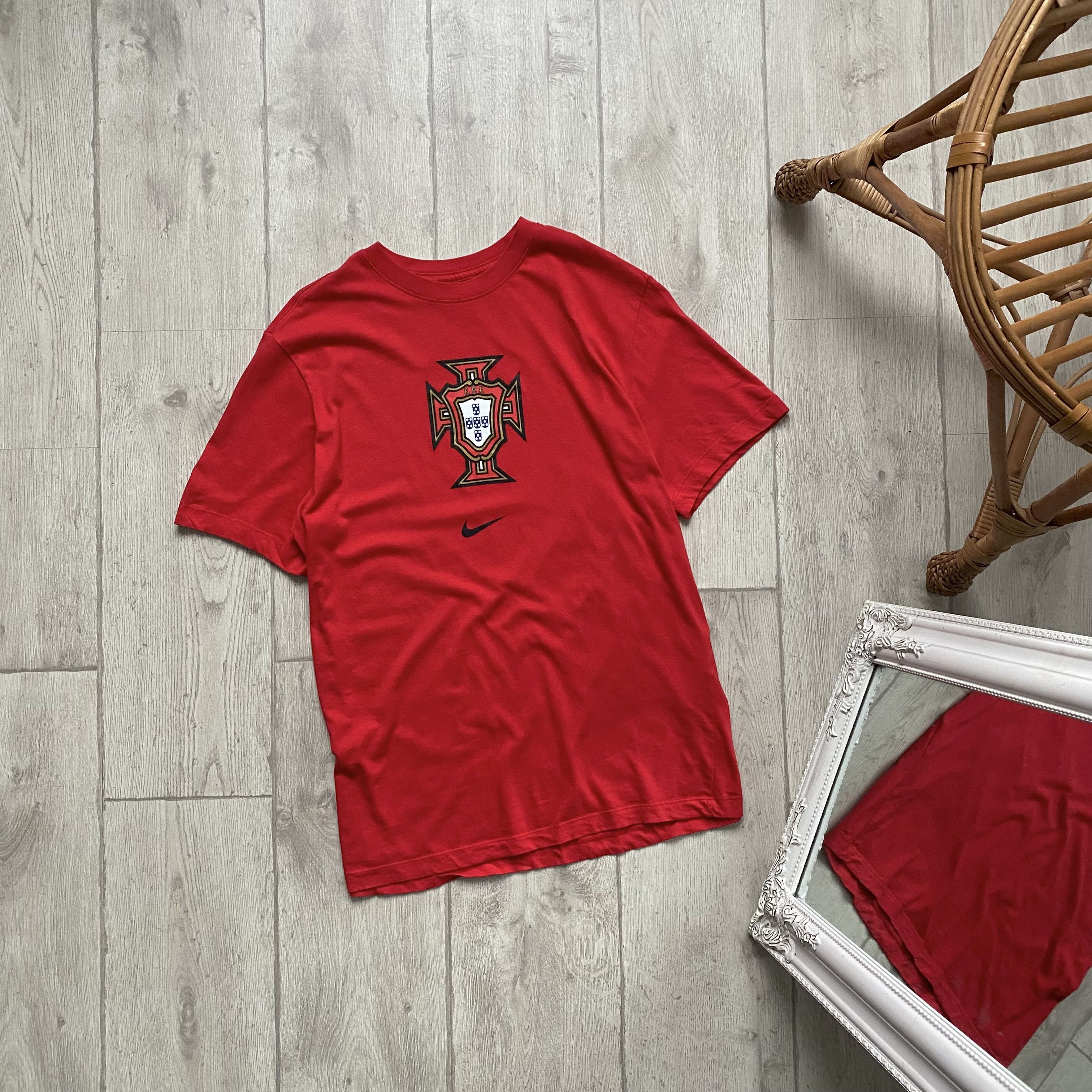 Nike Vintage Nike Portugal tee Cristiano Ronaldo Football Swoosh Size US M / EU 48-50 / 2 - 1 Thumbnail