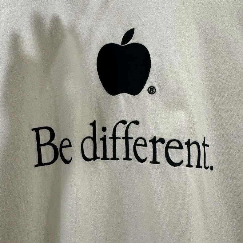 Other Balenciaga White Apple Be diffenert slogan short sleeve Size US M / EU 48-50 / 2 - 3 Thumbnail