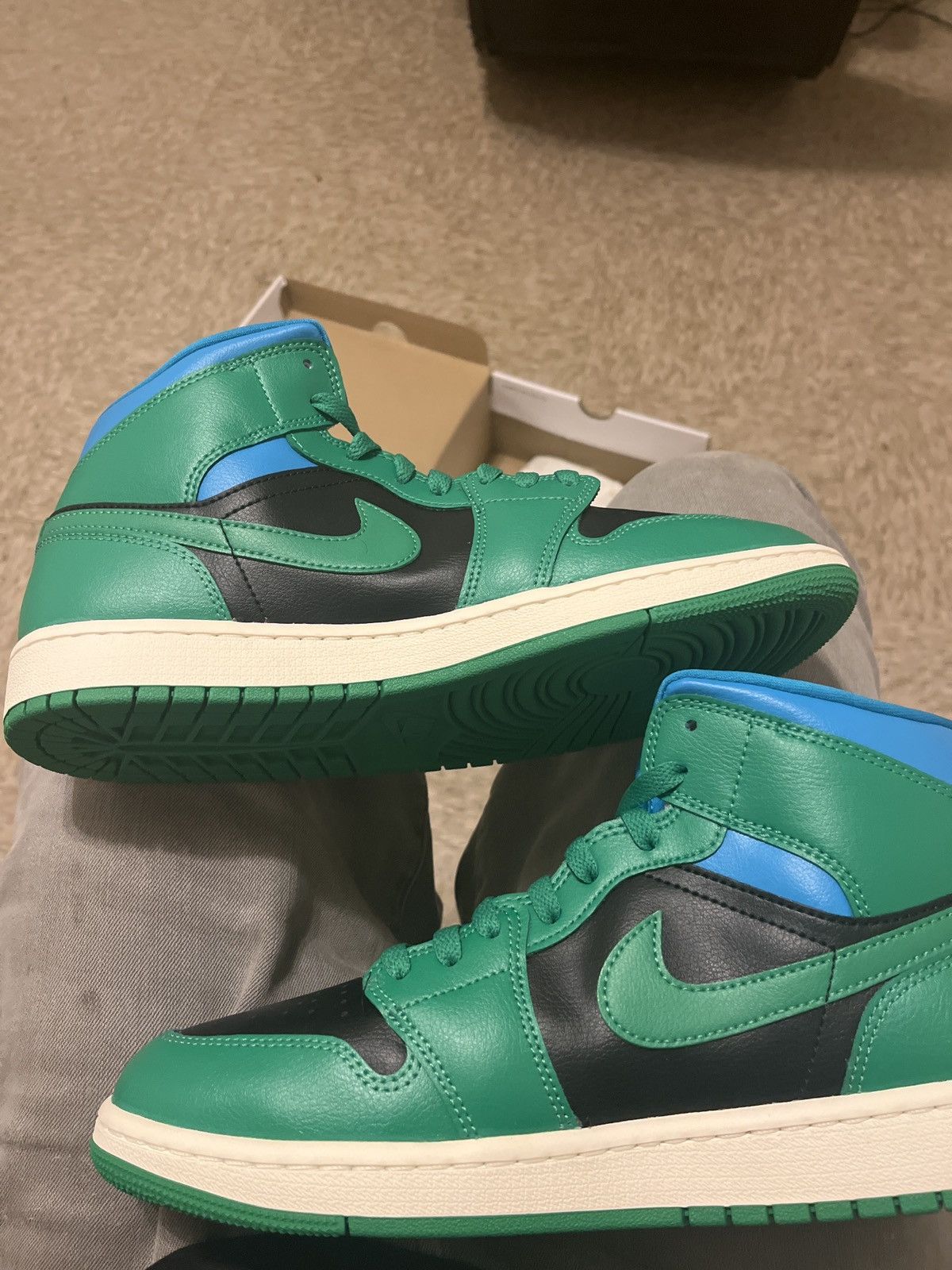 Nike lucky green jordan 1 Size US 11 / IT 41 - 6 Thumbnail