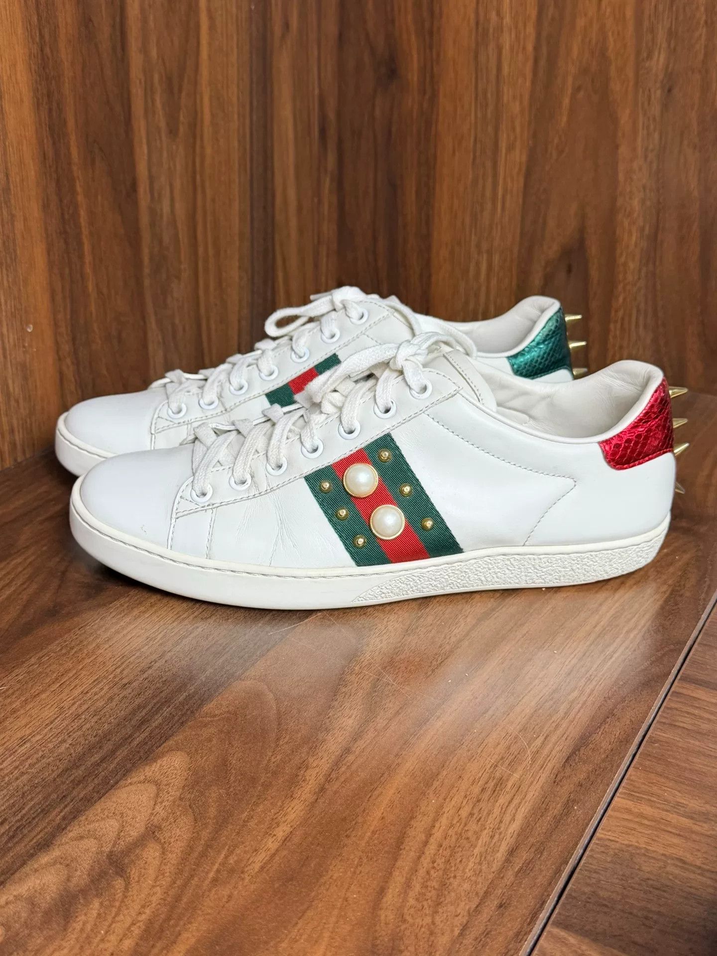 Gucci Gucci Lowtop Sneakers us_7-5 Women Size US 7.5 / IT 37.5 - 1 Thumbnail