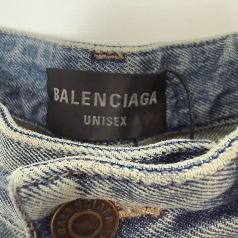 Balenciaga Balenciaga size S Distressed Seven-Eighths Baggy Denim Pan Size US 27 - 3 Thumbnail
