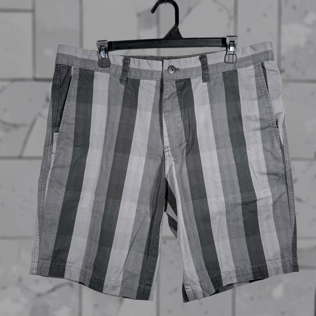 The North Face The North Face Casual Shorts Mens 36 Gray Chino Regular Fit Size US 36 / EU 52 - 1 Thumbnail