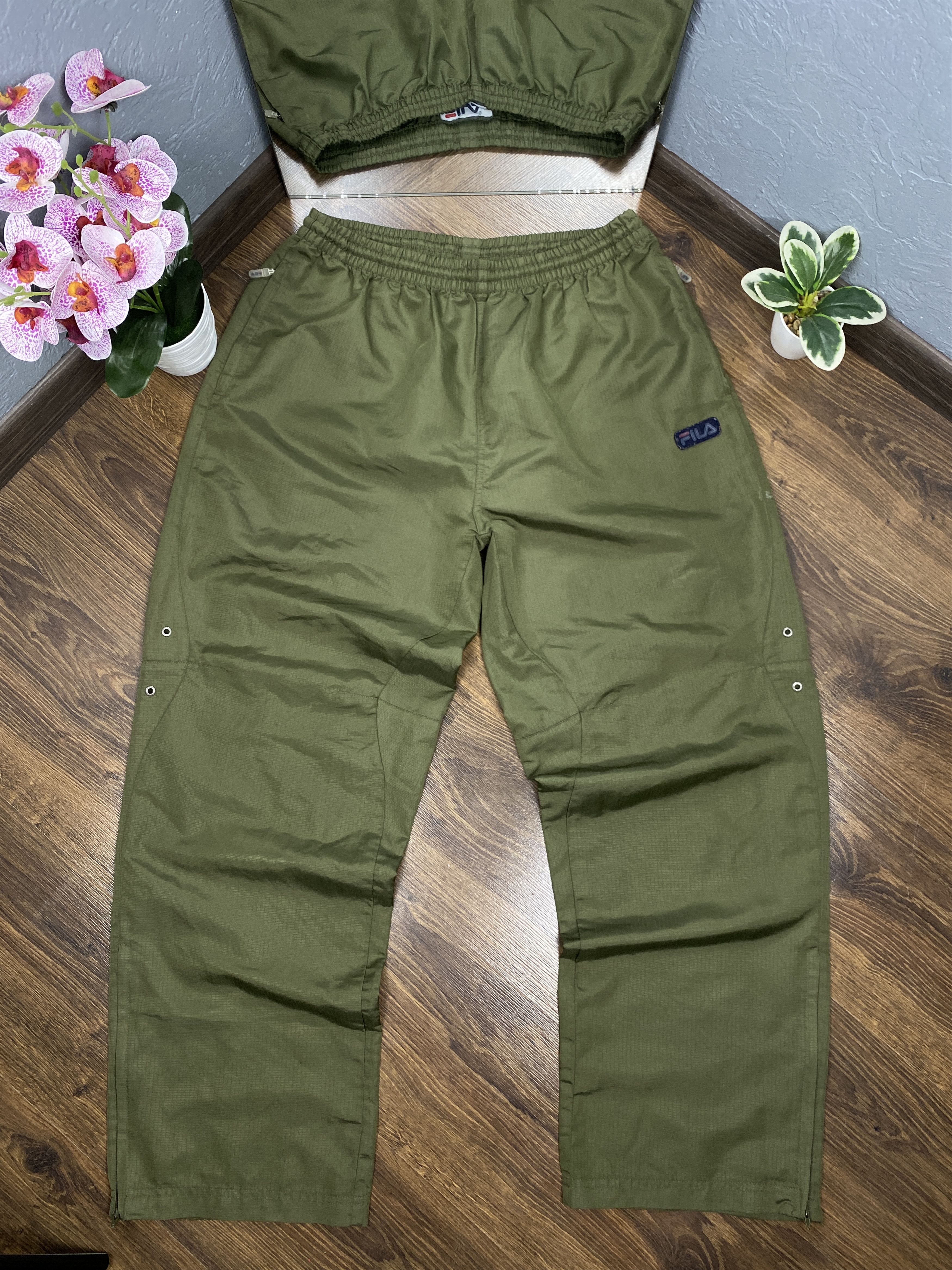 Fila Fila Vintage Mens Nylon Baggy Track Pants Size US 32 / EU 48 - 1 Thumbnail