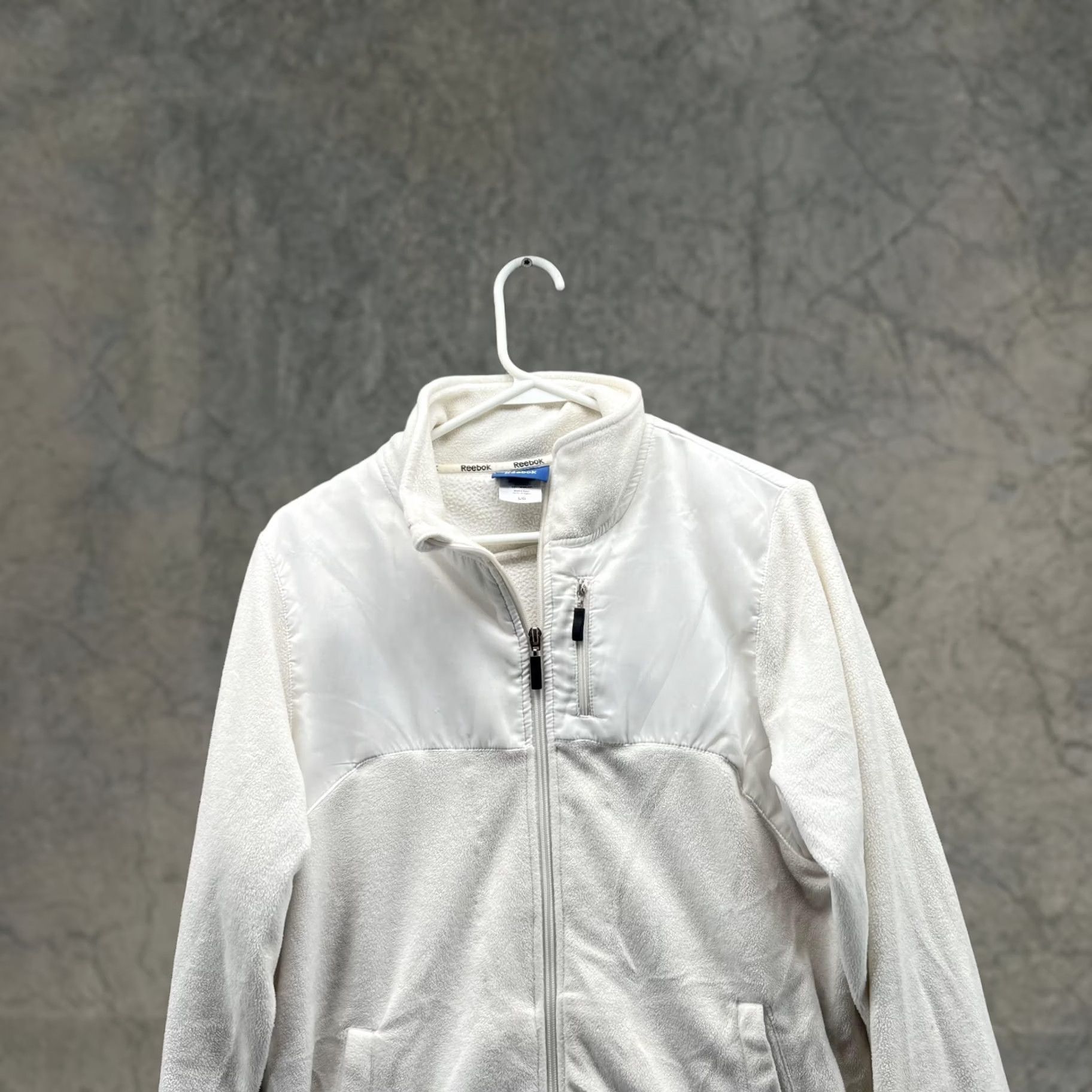 Reebok VINTAGE Reebok Sweater Women's Large Full Zip Mock Neck Beige Fleece Logo Full Zip Winter Fall Spring Clothing Mens Womens Girls Boys Size L / US 10 / IT 46 - 1 Thumbnail