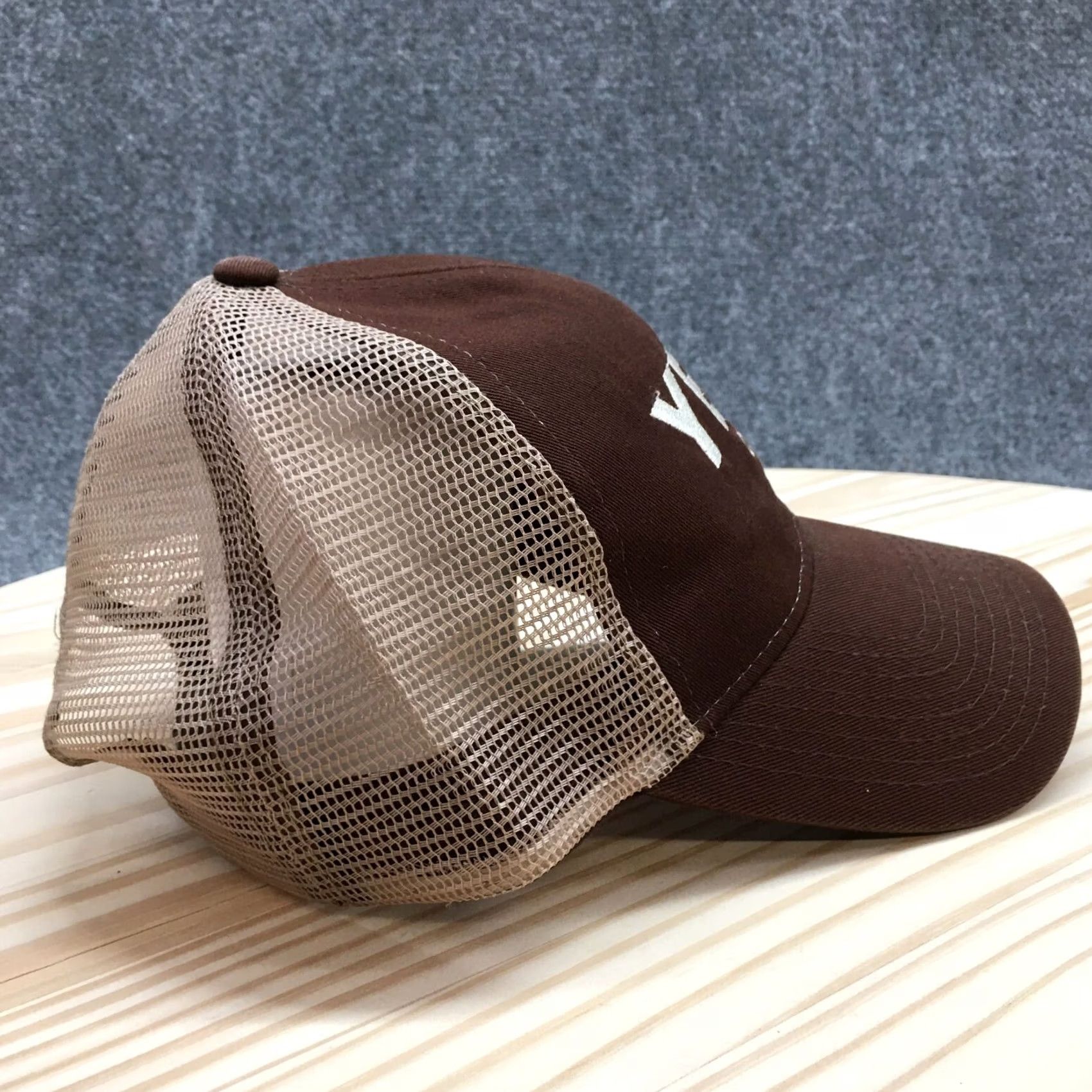 Yeti Yeti Trucker Hat Mens Brown OS Adjustable Curved Brim Embroidered Logo Hat Size ONE SIZE - 5 Thumbnail