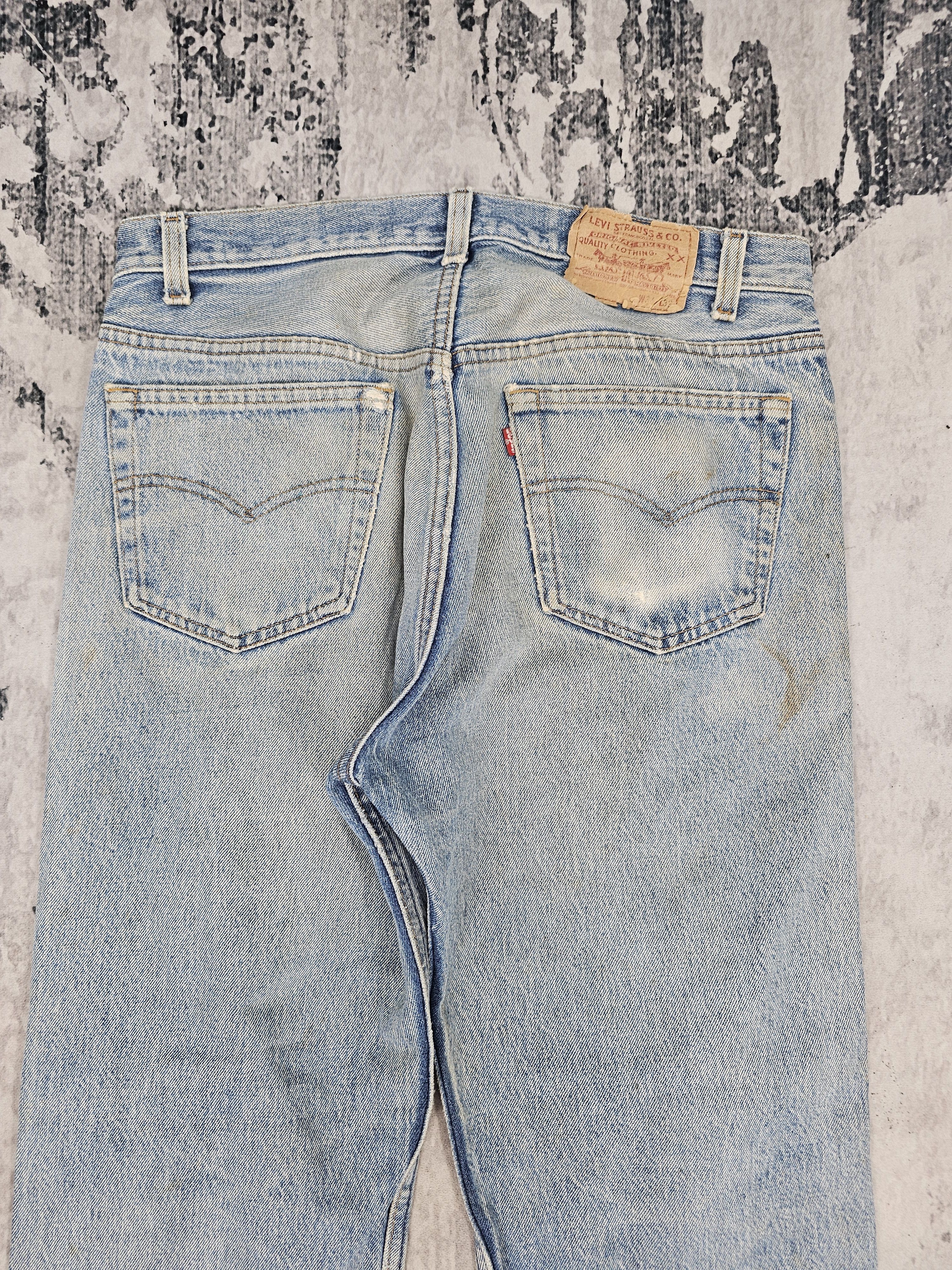 Levi's Vintage Clothing Vtg 90'S LEVIS 501 Ripped Yellow Stain Faded Jeans L0496 Size US 33 - 10 Thumbnail