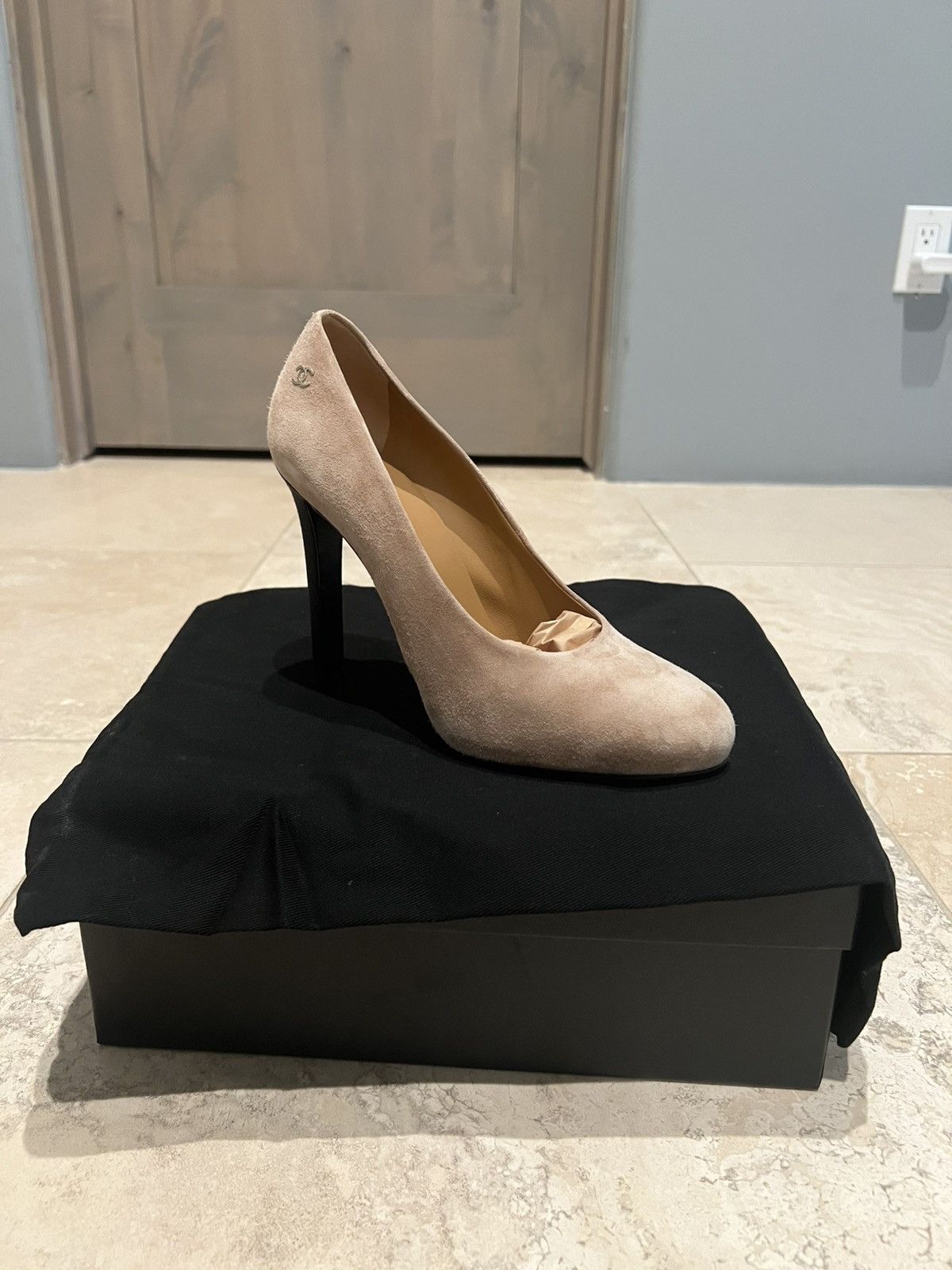 Chanel Beige suede heels Size US 6.5 / IT 36.5 - 3 Thumbnail