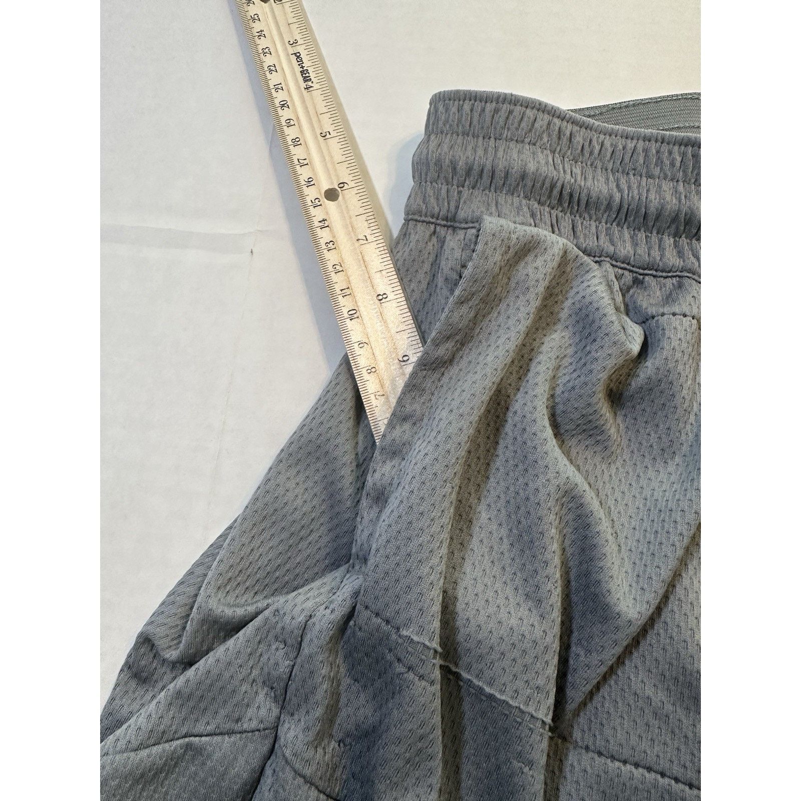 Nike Nike Icon Dri Fit Shorts Gray Medium Basketball drawstring Size US 26 / EU 42 - 9 Thumbnail