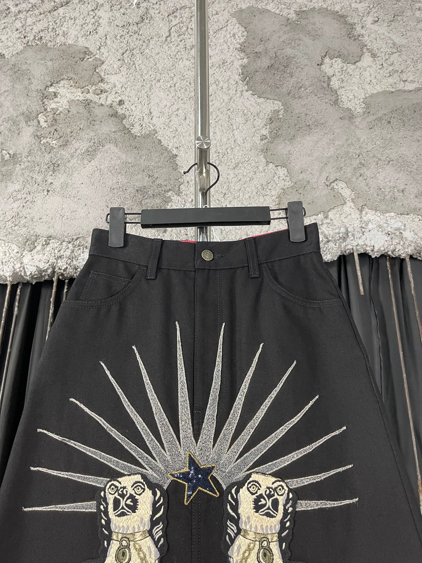 Gucci Gucci Women's Short Skirt Size 38 New Size 26" / US 2 / IT 38 - 3 Thumbnail