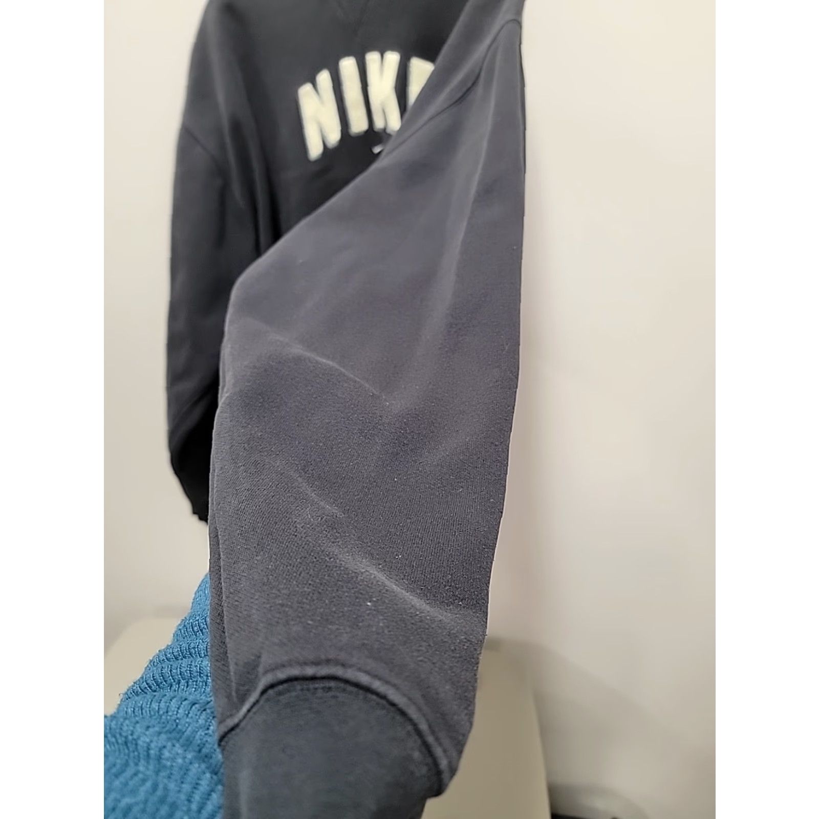 Nike VINTAGE Nike Hoodie Mens 2XL Black Logo Swoosh Big Spell Out Center Pullover Size US XXL / EU 58 / 5 - 6 Thumbnail