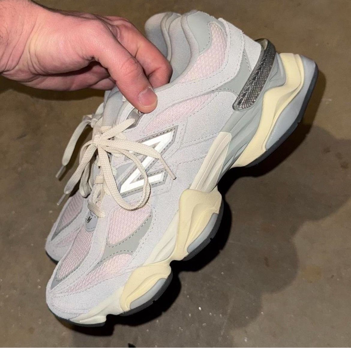New Balance New balance 9060 Size US 8.5 / EU 41-42 - 1 Thumbnail