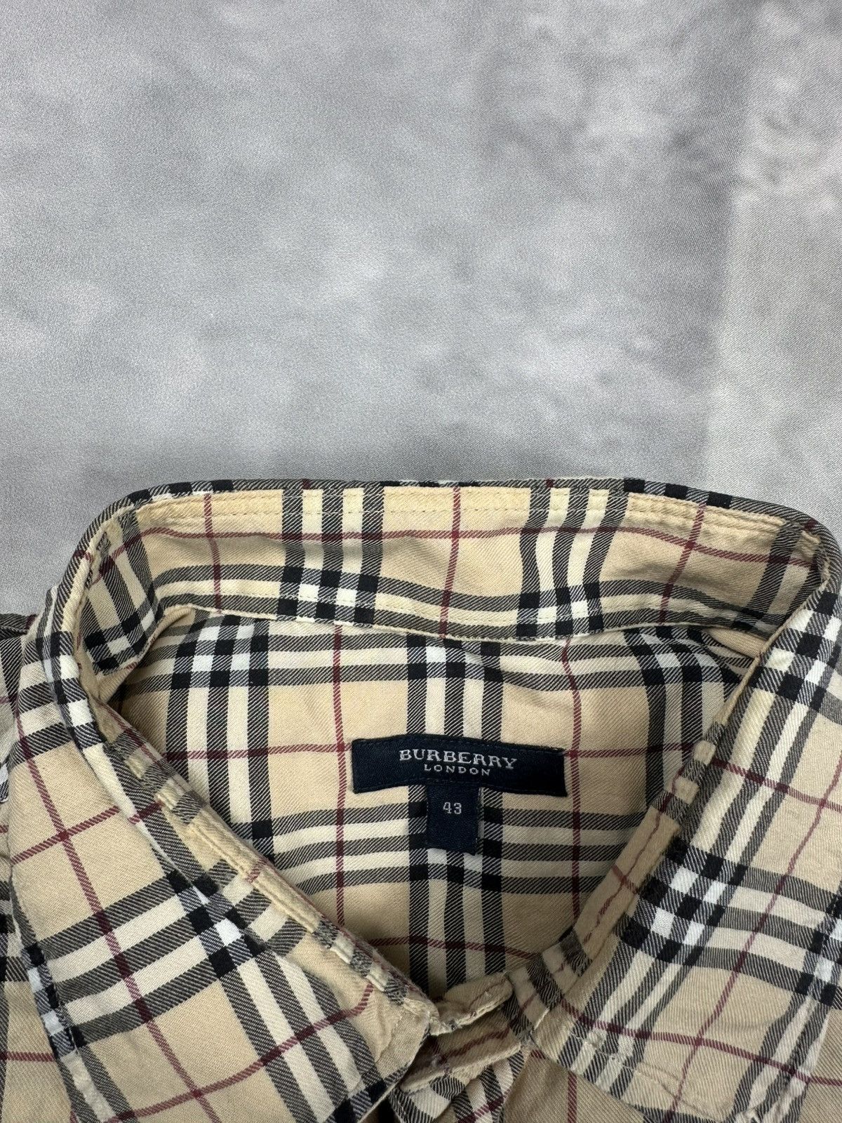 Burberry Vintage Burberry Shirt Nova Check Button Up AOP Oldmoney Size US L / EU 52-54 / 3 - 3 Thumbnail