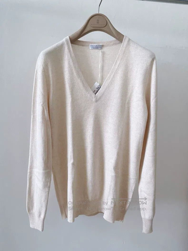 Brunello Cucinelli Brunello Cucinelli Cream white V-neck beaded cashmere swea Size M / US 6-8 / IT 42-44 - 1 Thumbnail