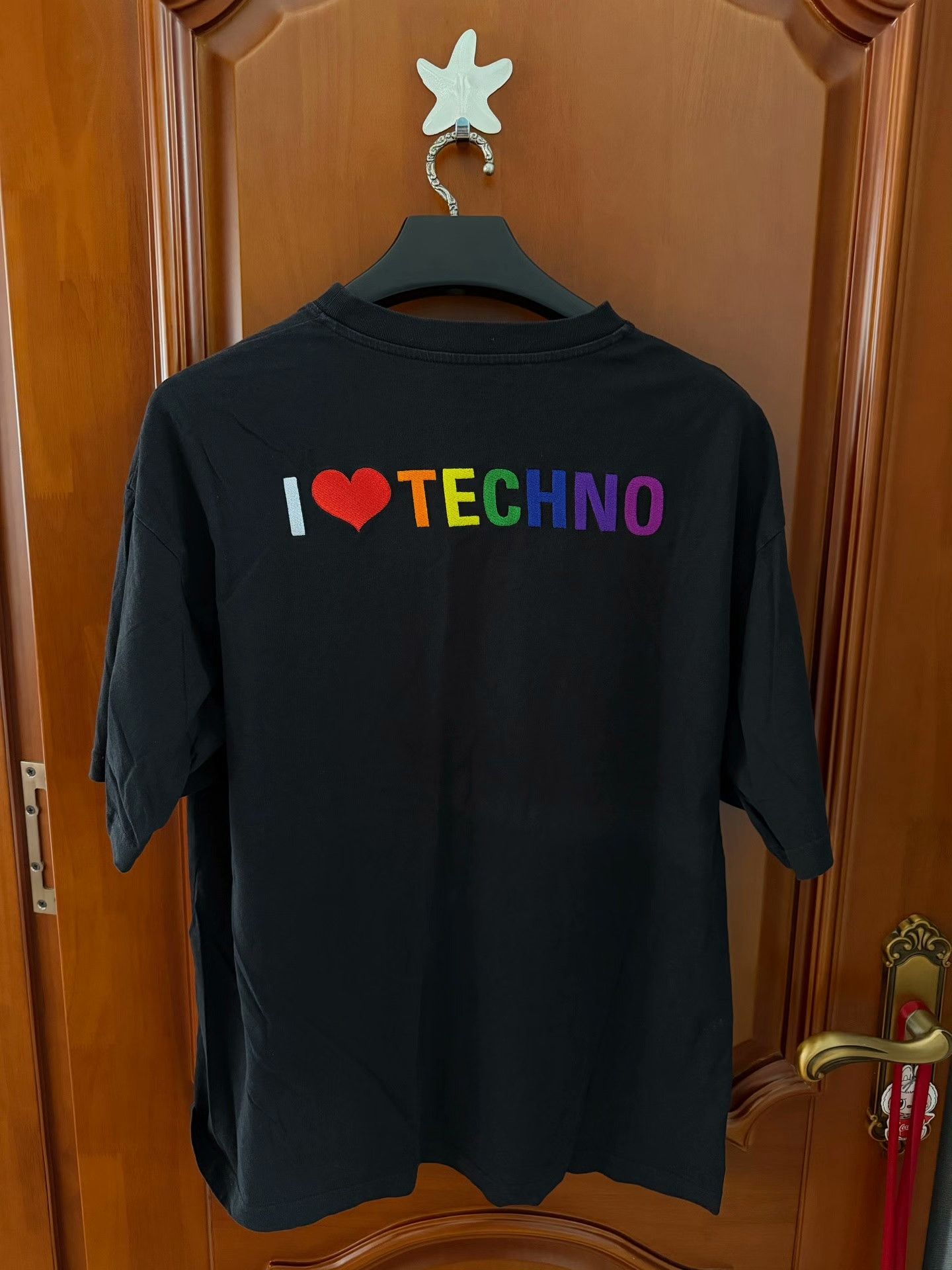 Balenciaga Balenciaga Retro Embroidered T-Shirt M Men Size US M / EU 48-50 / 2 - 1 Thumbnail