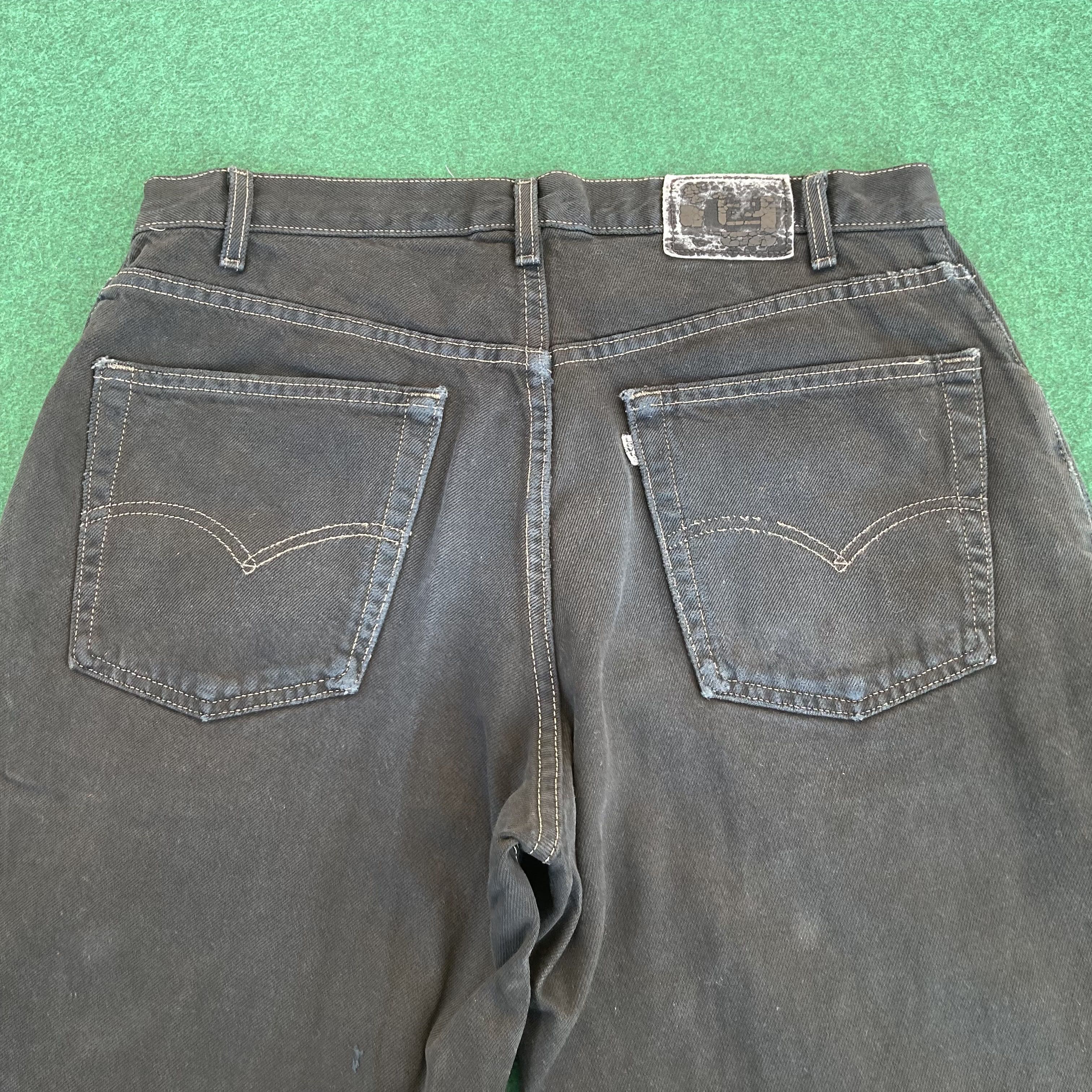 Levi's × Vintage Vtg Levis Baggy L2 Fit Short Jorts Distressed Ripped Jeans Size US 35 - 11 Thumbnail