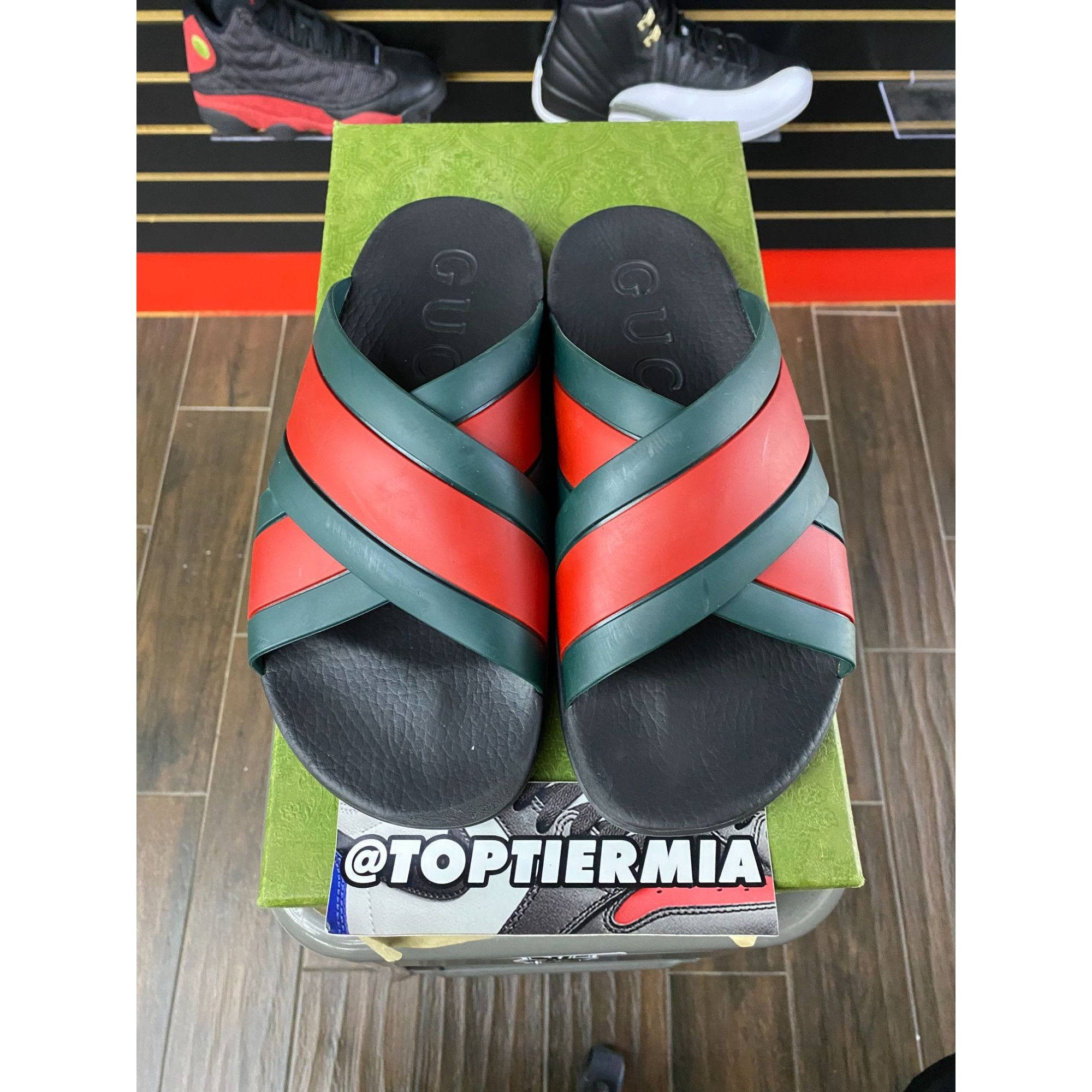 Gucci GUCCI RUBBER WEB CRISSCROSS SLIDES GREEN RED SZ 7 Size US 7 / EU 40 - 2 Thumbnail
