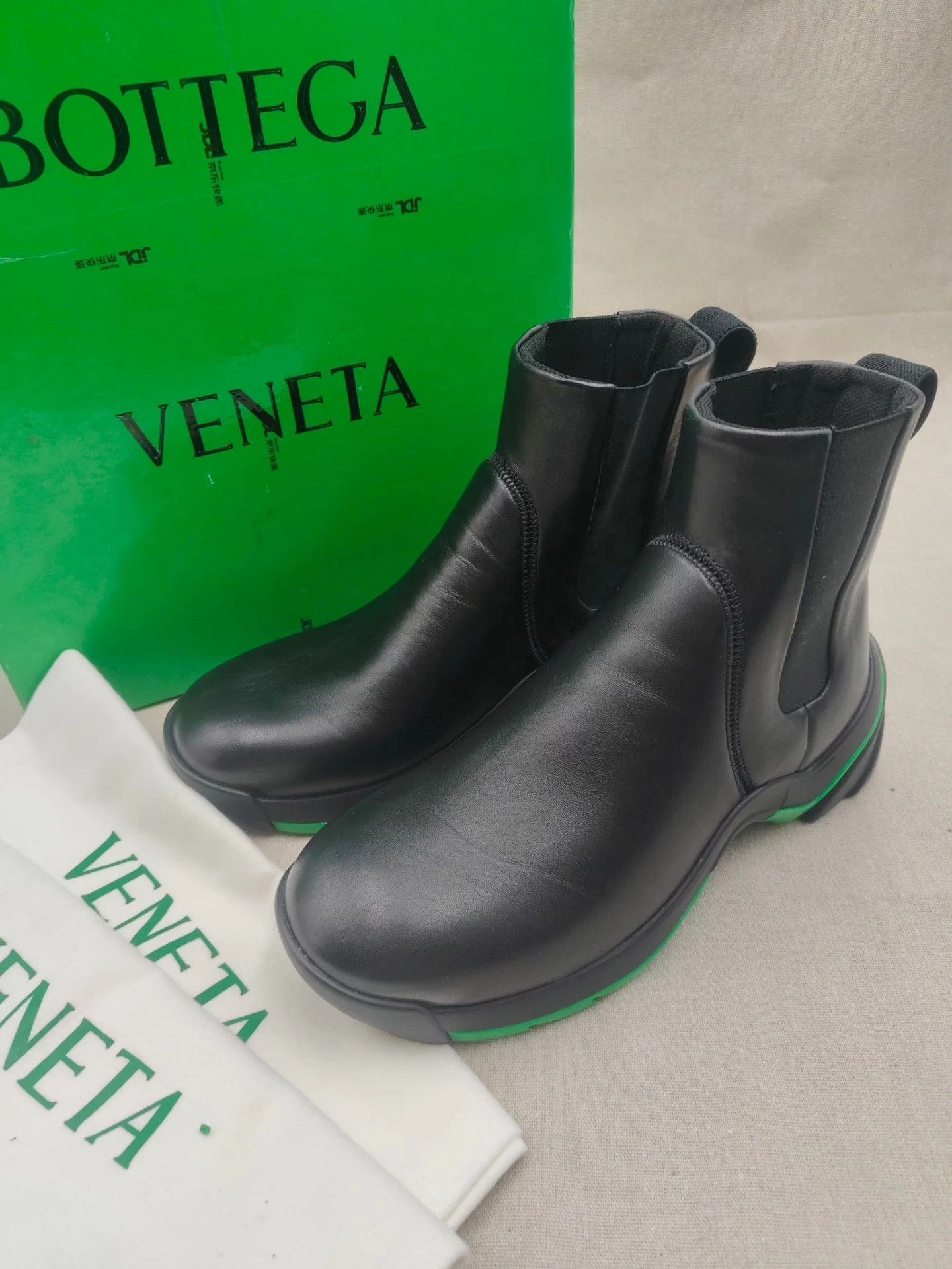 Bottega Veneta BV Black Flash Parrot Green Chelsea Boot 41 Size US 8 / EU 41 - 1 Thumbnail