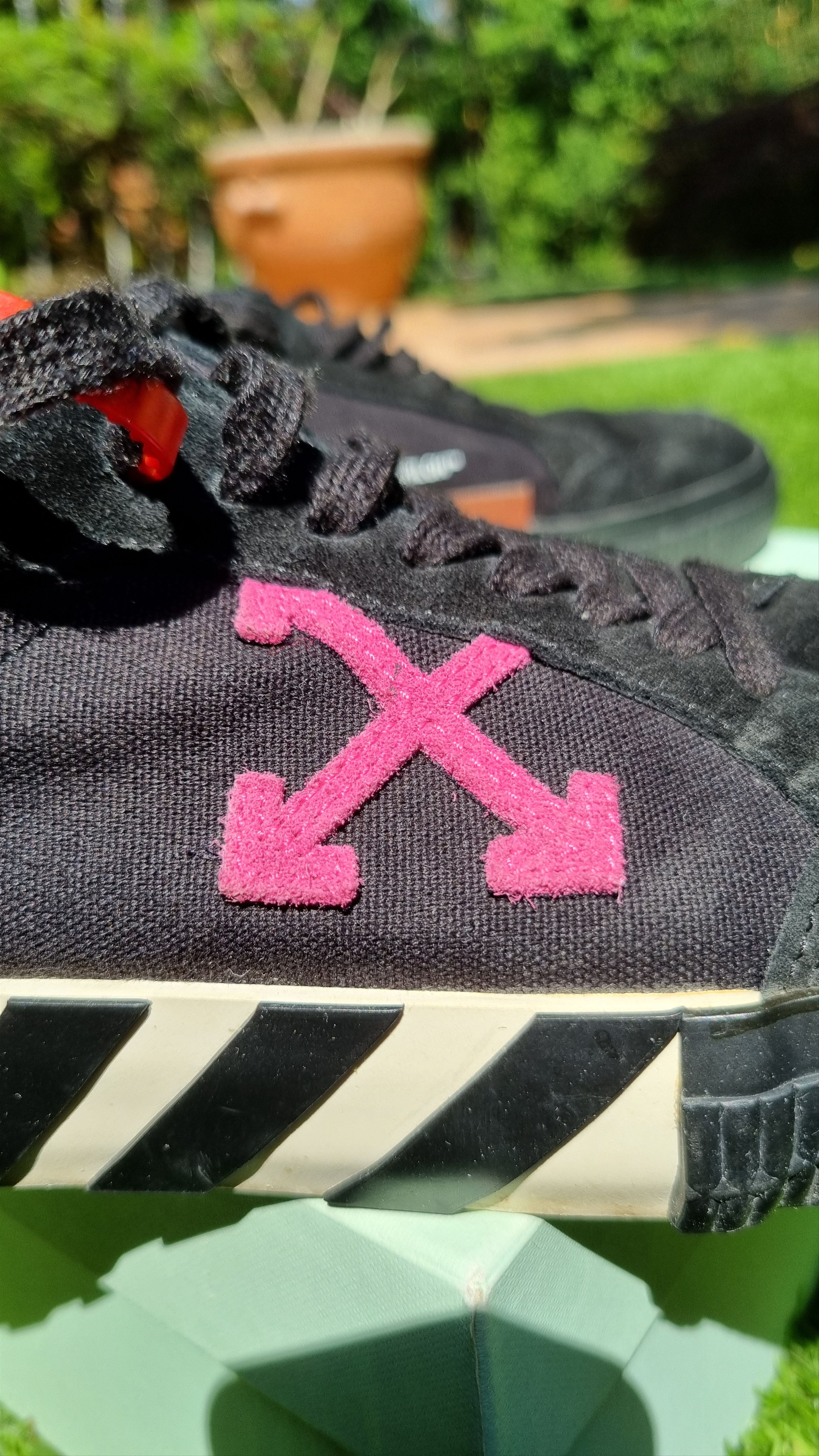 Off-White Vulc Low "Fuchsia" Size US 8 / EU 41 - 2 Thumbnail