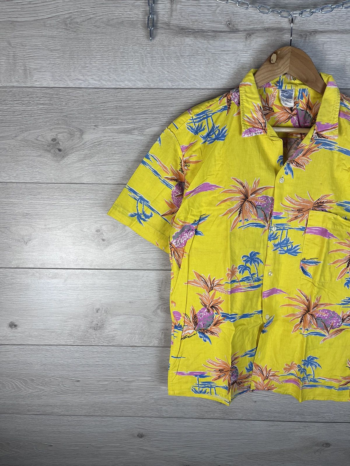 Vintage Vintage Mens Hawaiian Button Down Shirt size M Size US M / EU 48-50 / 2 - 2 Thumbnail