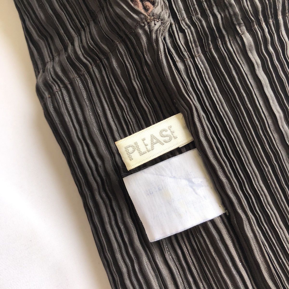 Pleats Please Issey Miyake Pleats Please Issey Miyaki Velvet Pouch Bag Size ONE SIZE - 12 Thumbnail