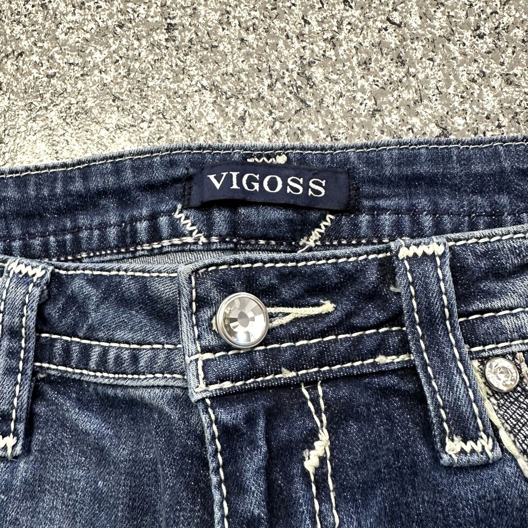 Vintage VIGOSS Denim Shorts Womens 10 Blue Rhinestone 5-Pocket Cut-Off Stretch Distressed Size 30" / US 8 / IT 44 - 2 Thumbnail