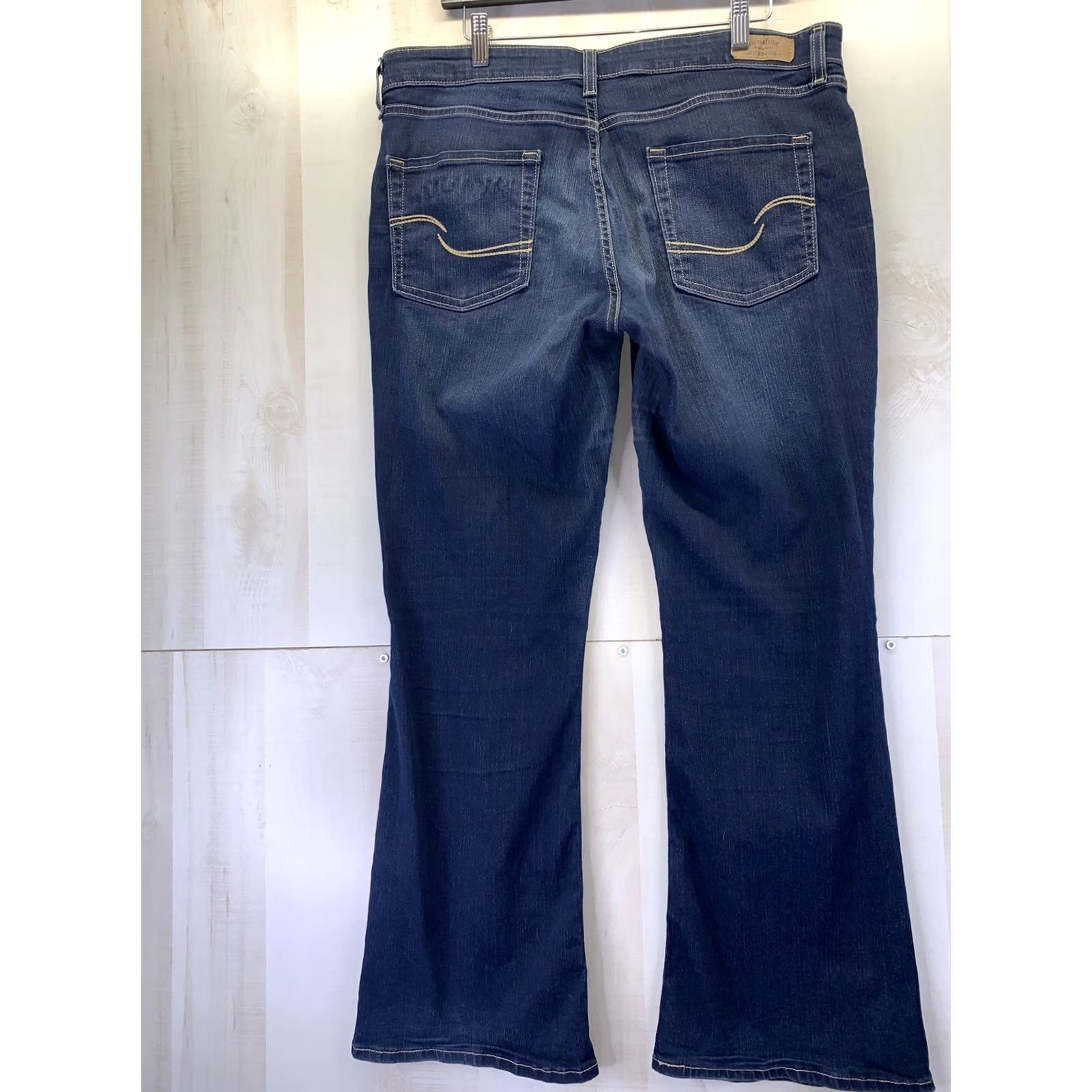 Levi's Levi’s Strauss Signature Modern Boot Cut Stretch Denim Jeans Womens Sz 30-5843 Denim Jeans Bootcut Womens Stretch 5-Pocket Regular Blue Velvet? Size 24" / US 00 / IT 34 - 7 Thumbnail