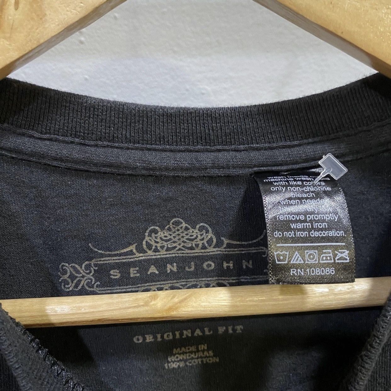 Sean John × Vintage Vintage Y2K Sean John Alphabet Matrix Graphic Tshirt Size US XXL / EU 58 / 5 - 5 Thumbnail
