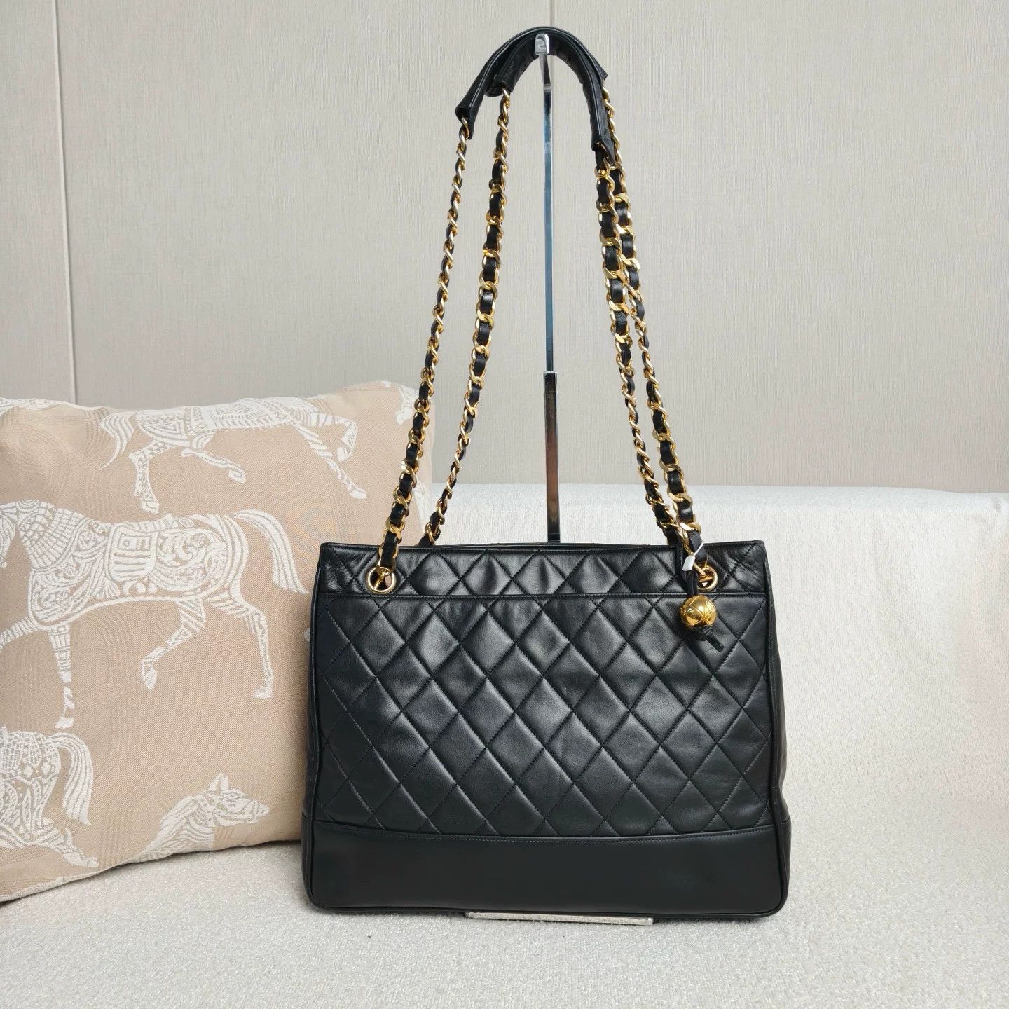 Chanel Pre-loved Bag Very good condition Size ONE SIZE - 1 Thumbnail