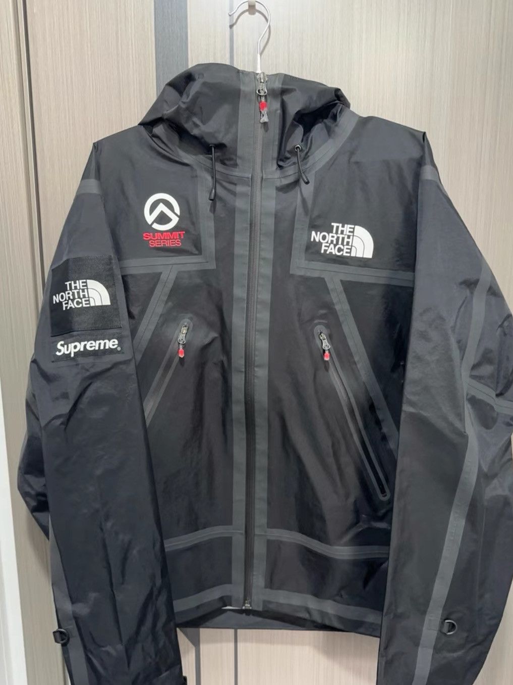 Supreme × The North Face Supreme x The North Face Summit Series Jacket Size M Size US M / EU 48-50 / 2 - 1 Thumbnail