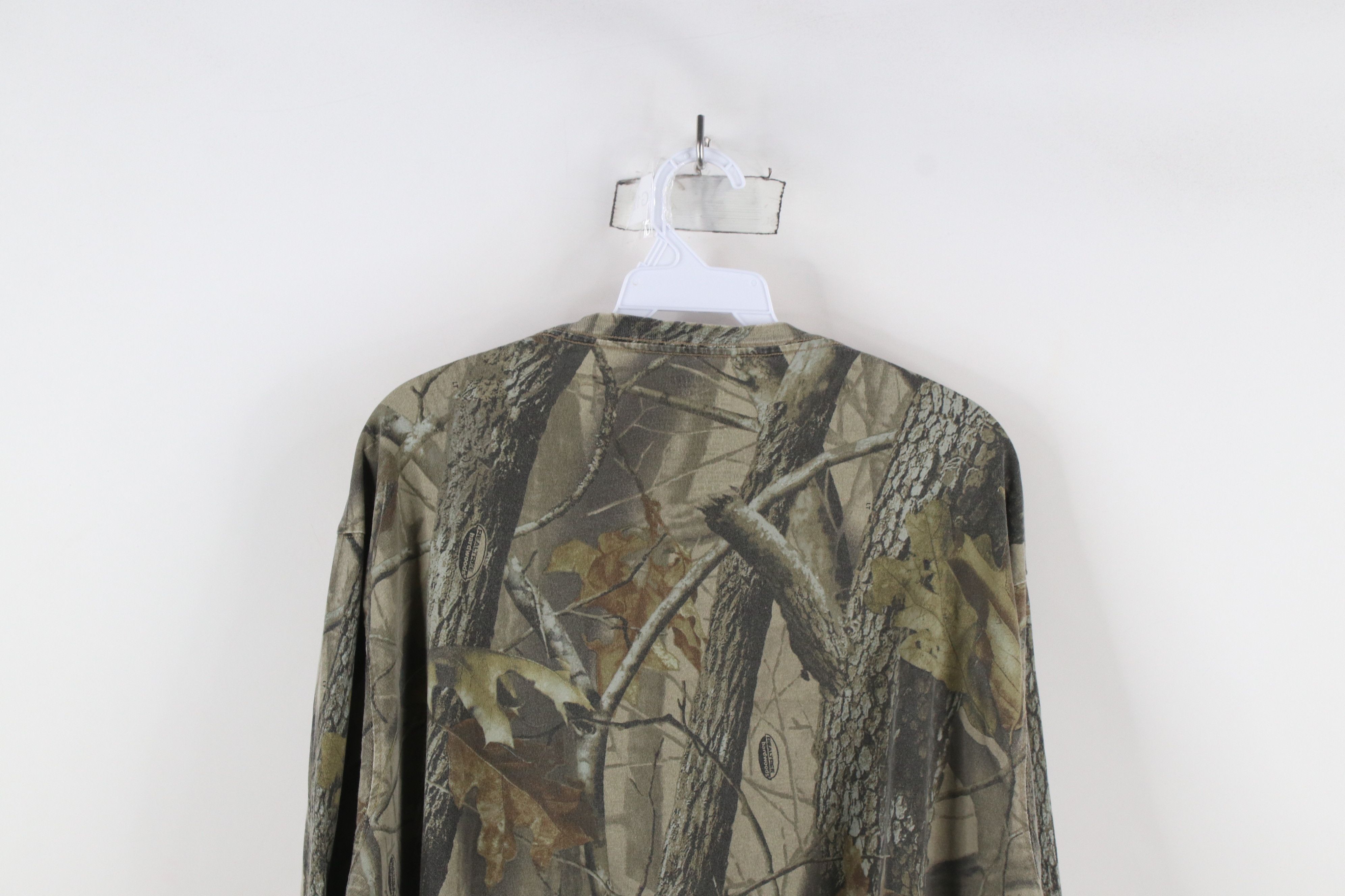 Vintage Vintage Streetwear Realtree Camouflage Long Sleeve T-Shirt Size US XXL / EU 58 / 5 - 11 Thumbnail