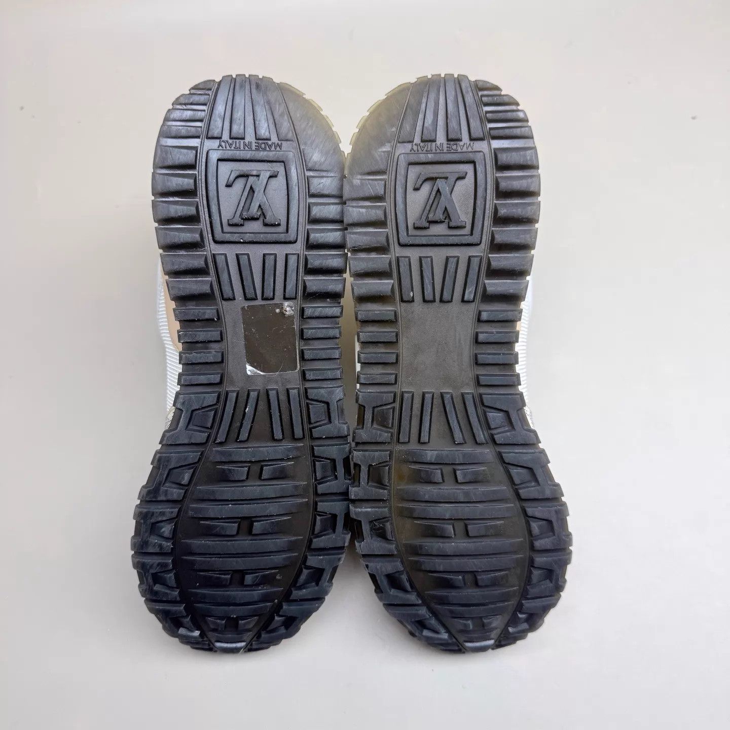 Louis Vuitton LV Runaway White Orange Monogram Sneaker 36 95 New Size US 5.5 / IT 35.5 - 6 Thumbnail