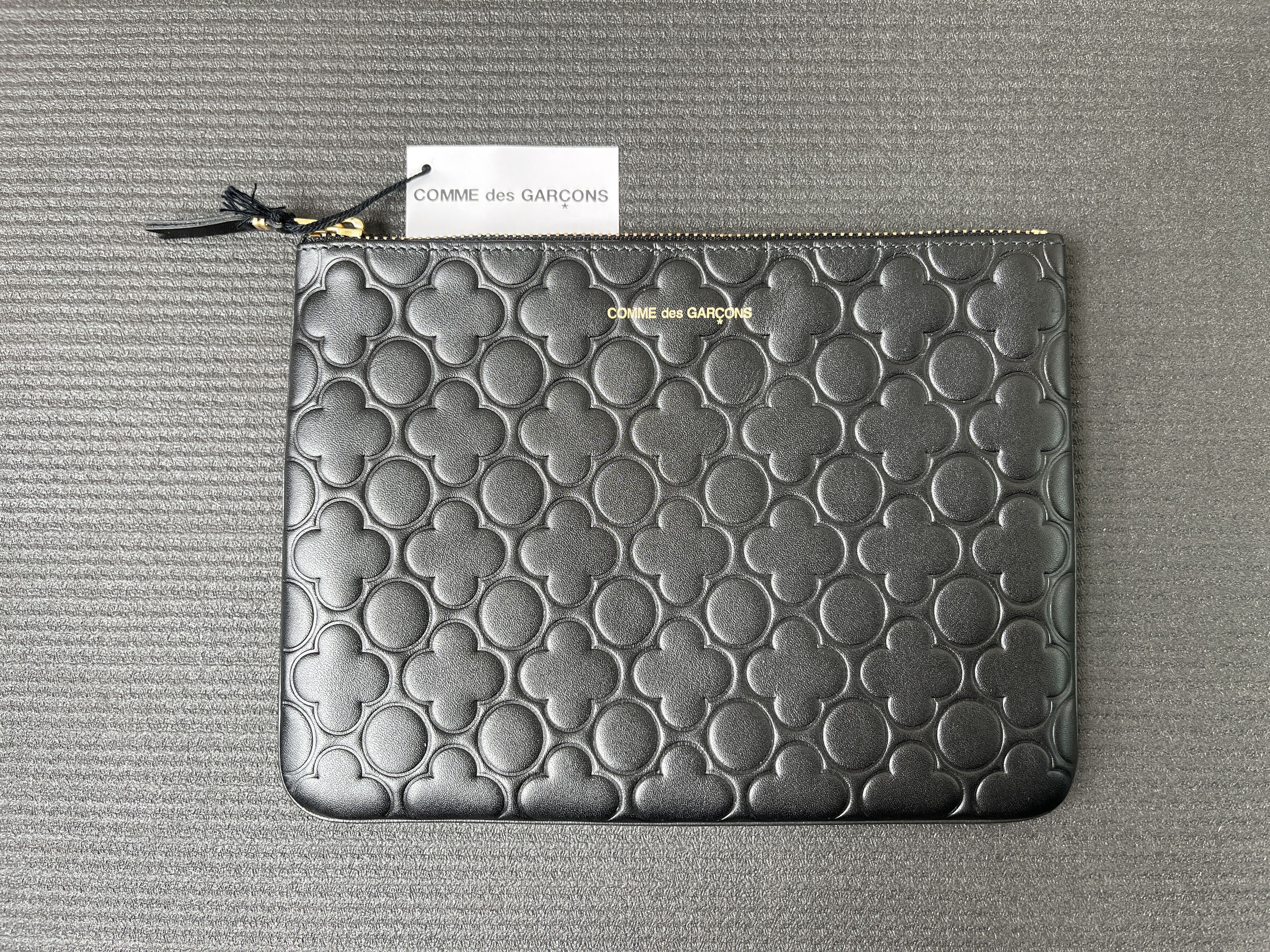 Comme des Garcons Comme des Garcons Embossed B Large Zip Pouch Size ONE SIZE - 1 Thumbnail