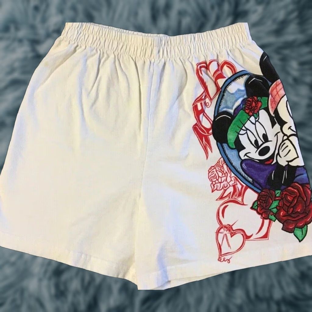 Disney VINTAGE Disney Mickey Minnie Mouse AOP Shorts M USA Cartoon TV Disneyland 90s 80s White Unisex Adults Mens Boys Girls Size US 31 - 1 Thumbnail