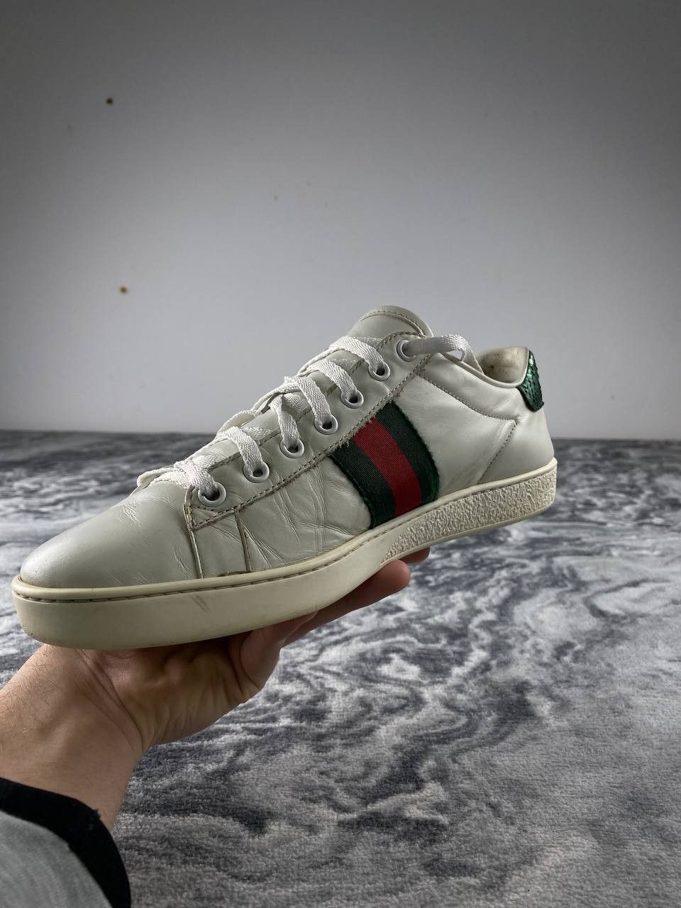 Gucci Gucci Ace Embroidered Bee Low-Top Sneakers Women Size 39 Size US 9 / IT 39 - 7 Thumbnail