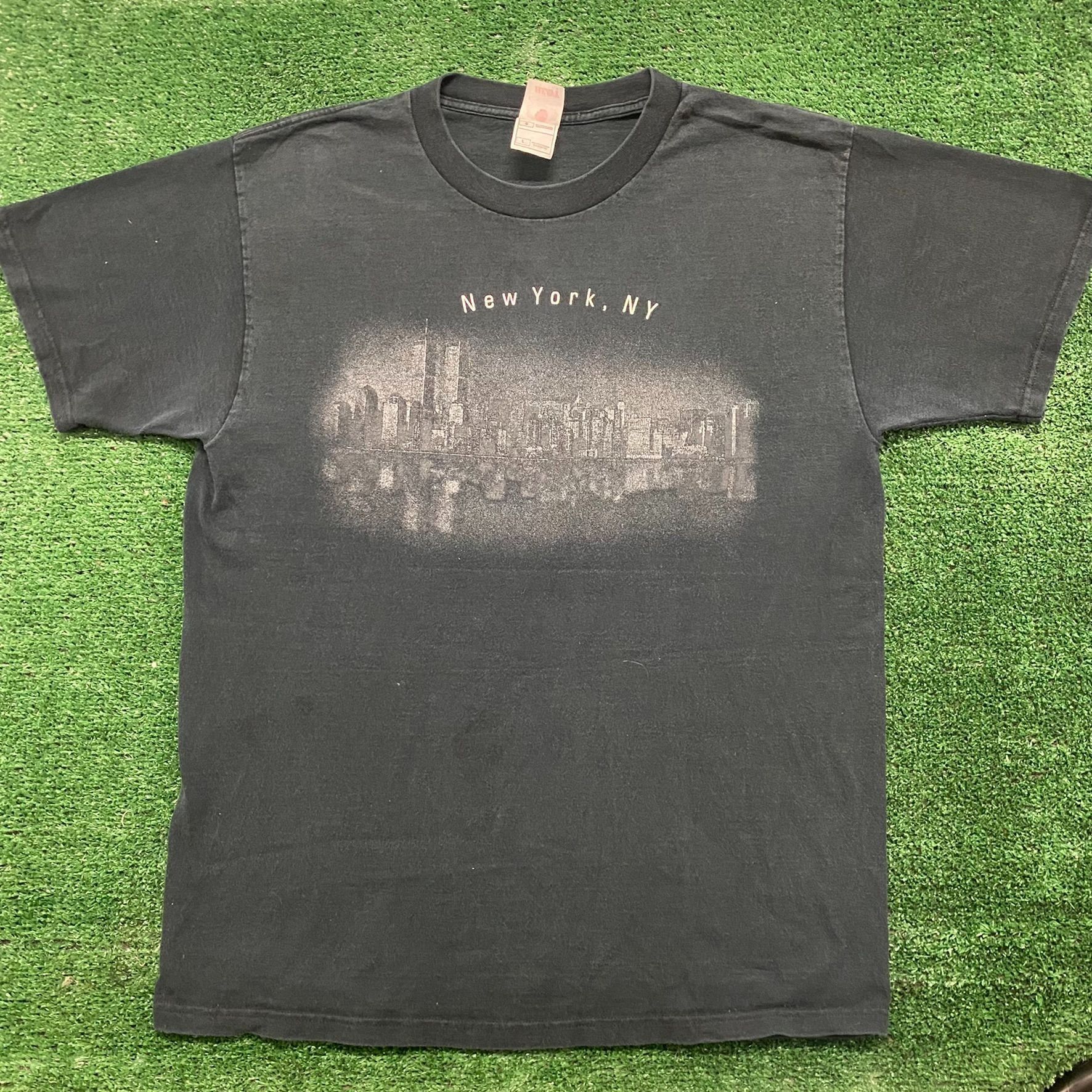 Fruit Of The Loom Vintage Y2K New York Skyline Essential Sun Faded Tourist Tee Size US L / EU 52-54 / 3 - 1 Thumbnail