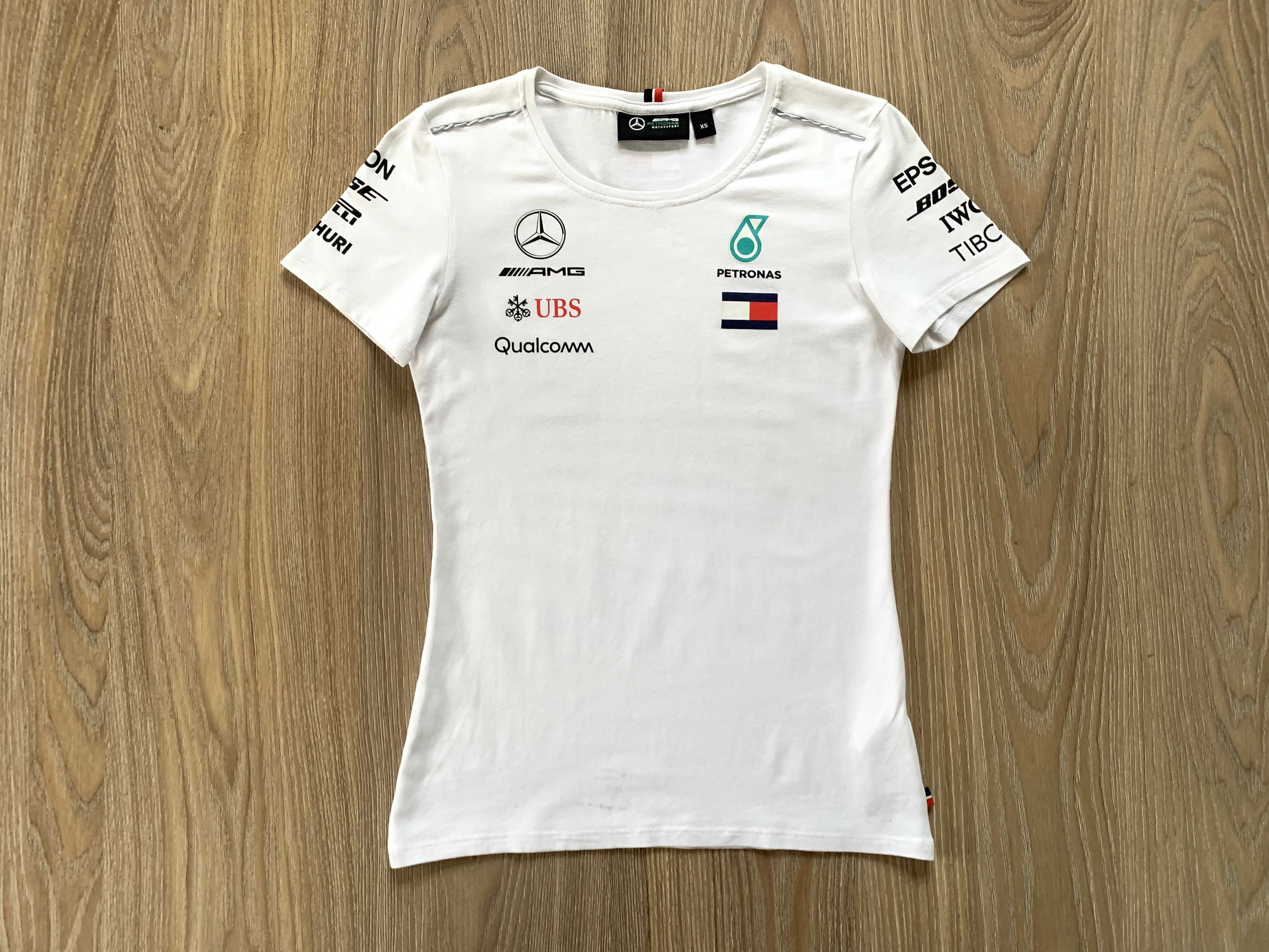 Mercedes-Benz × Tommy Hilfiger AMG Petronas Motorsport Racing White T Shirt Size XS / US 0-2 / IT 36-38 - 2 Thumbnail