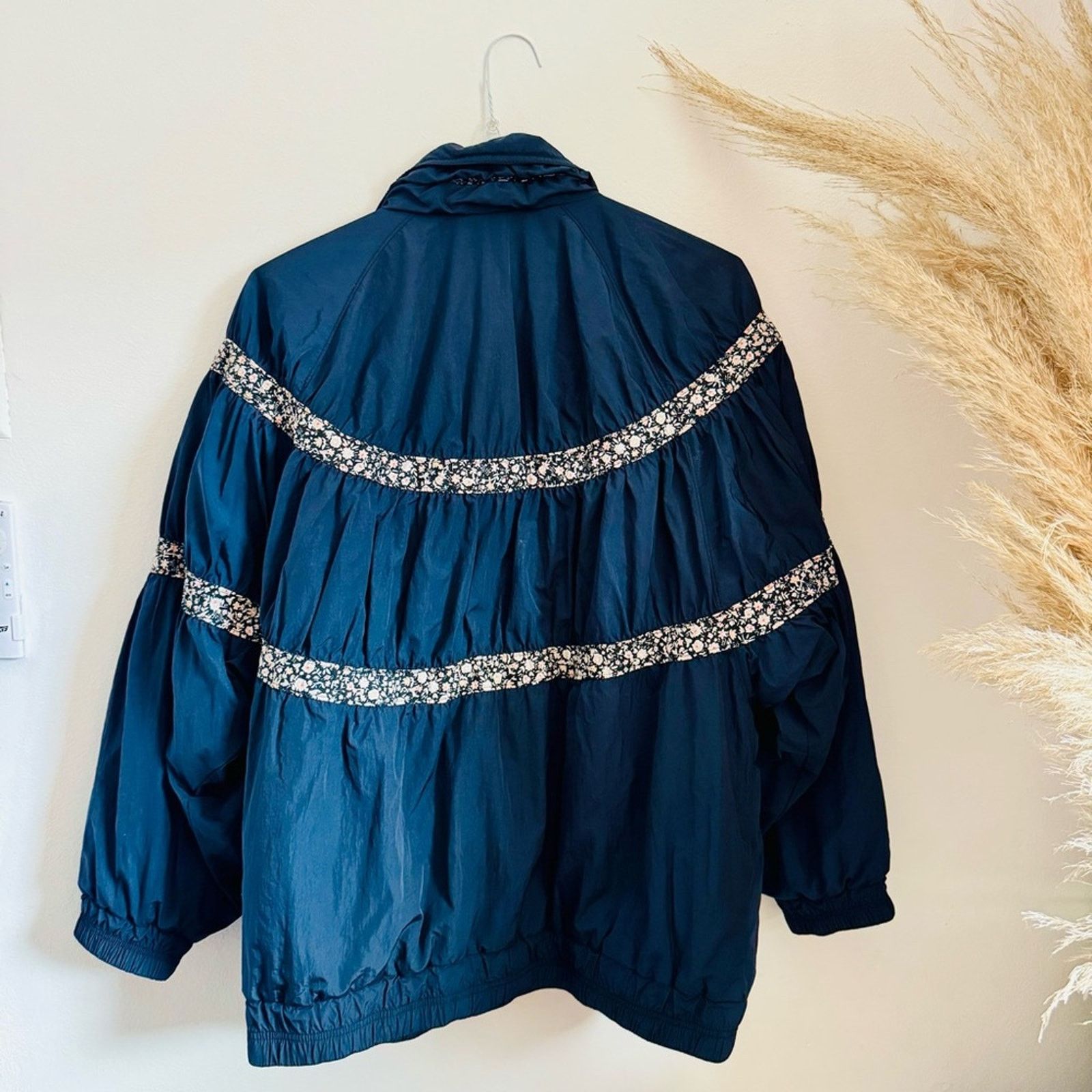 Free People FREE PEOPLE Navy White Floral Stripe $239 Puff Jacket Coat Size XL / US 12-14 / IT 48-50 - 8 Thumbnail
