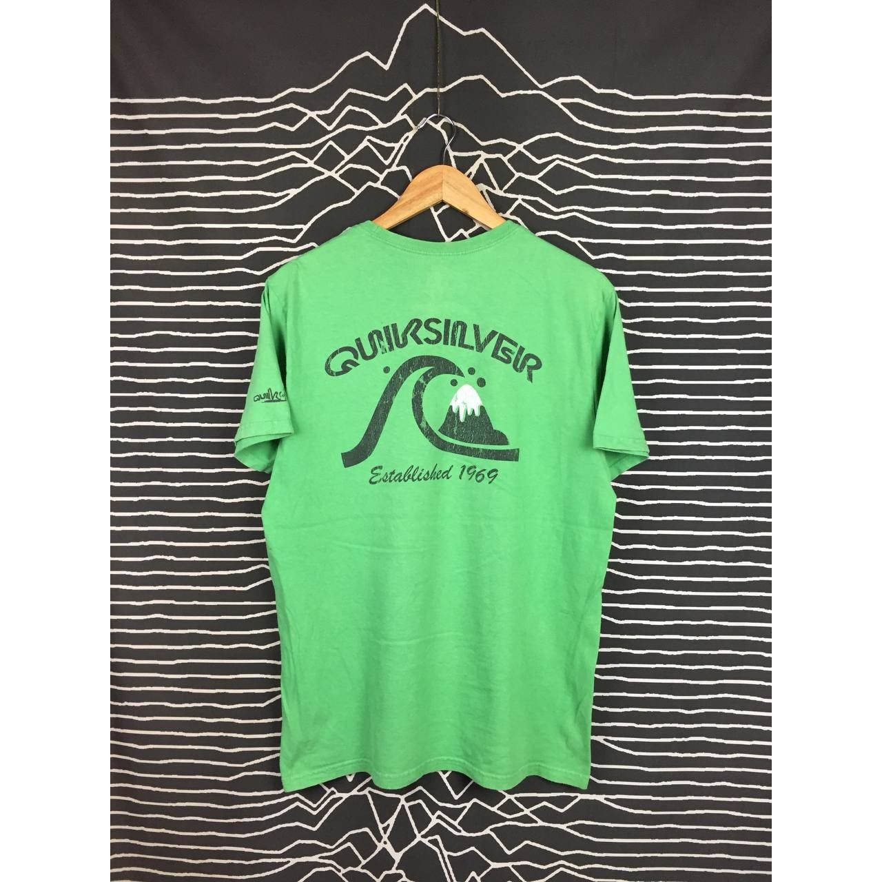 Quiksilver Quiksilver Wave Logo Graphic Slim Fit Surf Skate Tee Size US M / EU 48-50 / 2 - 2 Thumbnail