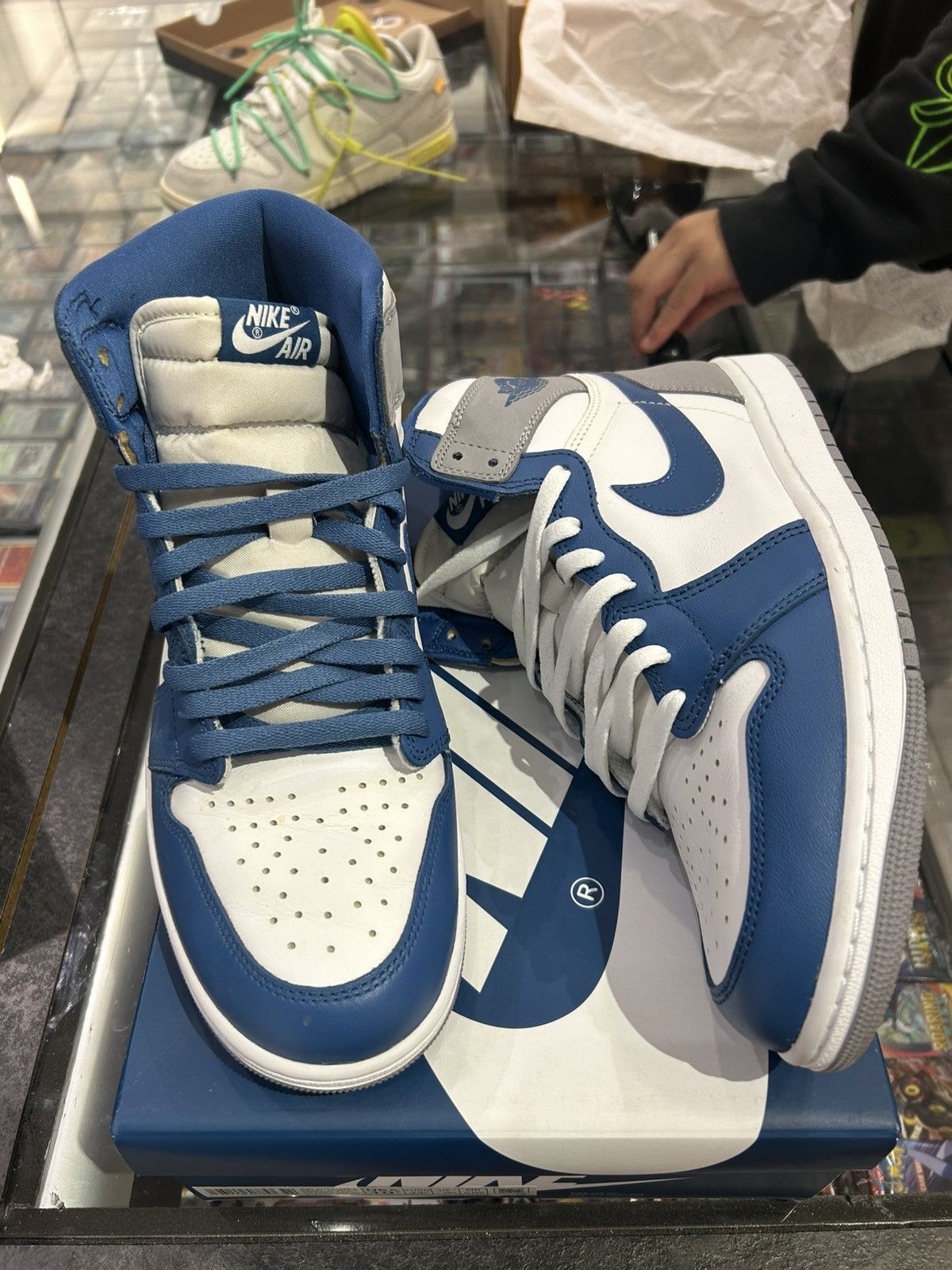 Jordan Brand Air Jordan 1 High True Blue Size US 10.5 / EU 43-44 - 1 Thumbnail