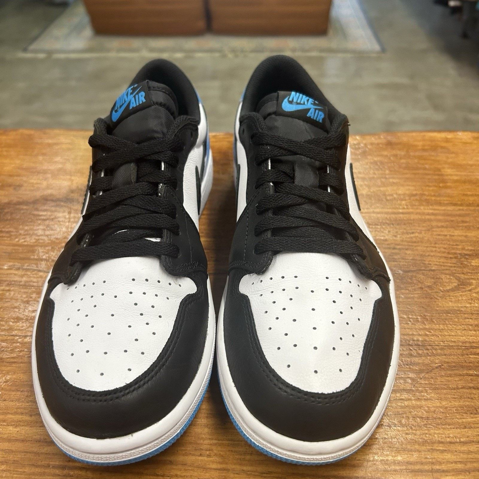 Jordan Brand Size 9.5 - Air Jordan 1 Retro OG Low UNC Size 11W Size US 9.5 / EU 42-43 - 3 Thumbnail