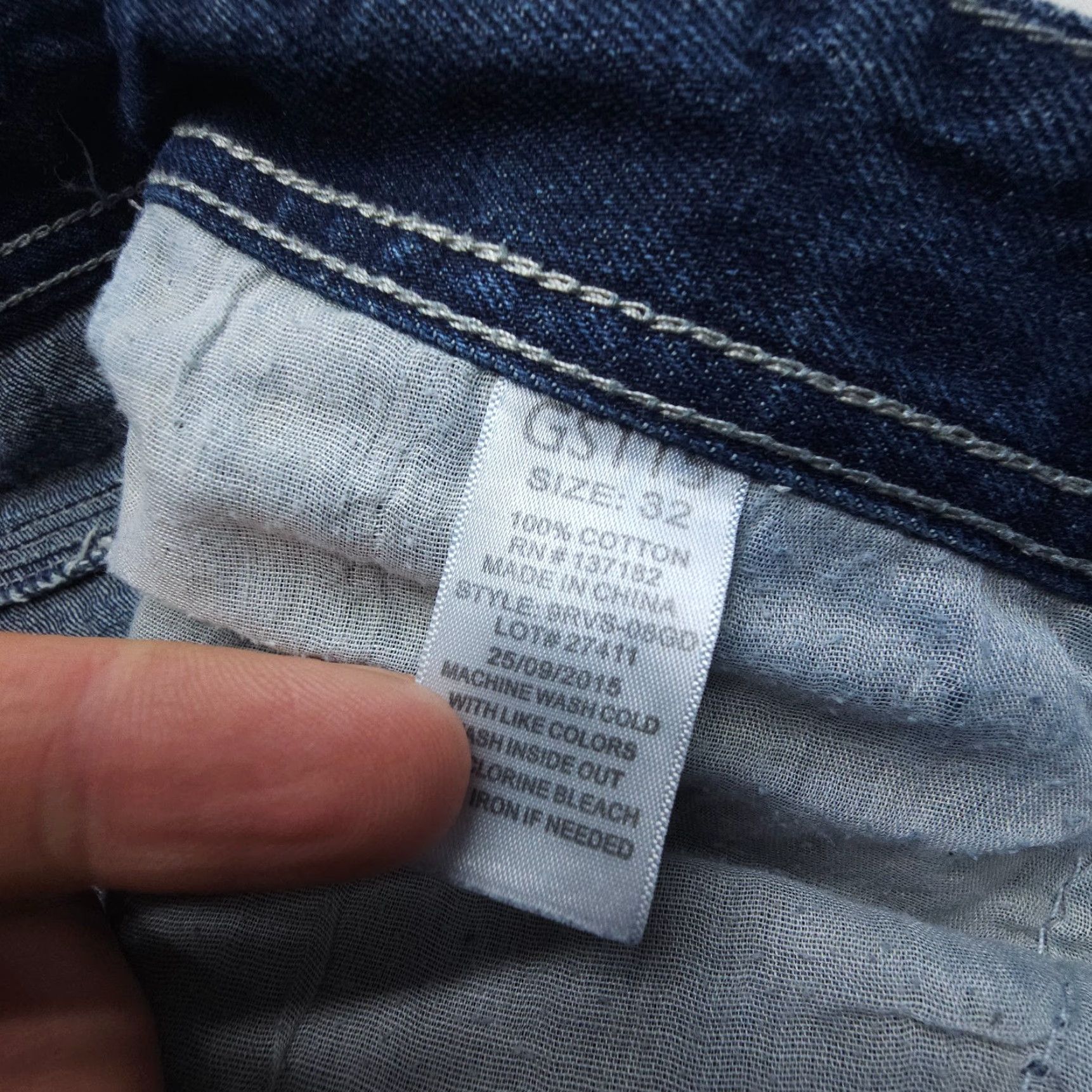 Vintage GS115 Brando Bermuda Shorts Mens 32 Dark Denim Blue 5-Pocket Regular Slim Biker Logo Vintage? No (but note vintage specified No). Size US 32 / EU 48 - 6 Thumbnail