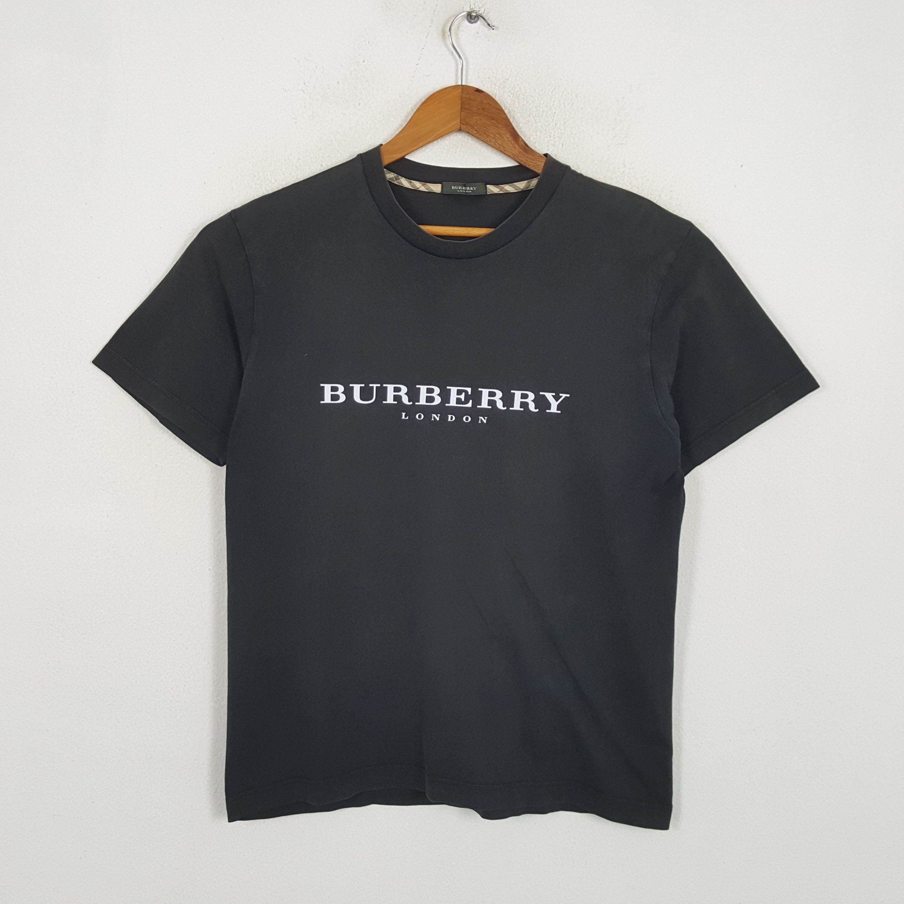 Burberry × Vintage Vintage BURBERRY LONDON Fashion Brand Design T-Shirts Size US L / EU 52-54 / 3 - 1 Thumbnail