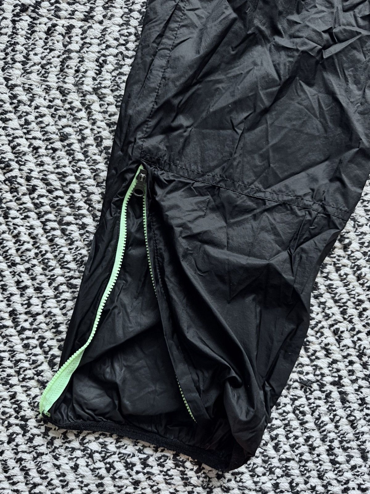 Nike ACG Nike ACG Pants Mens Black Lightweight Straight Leg Size US 28 / EU 44 - 2 Thumbnail