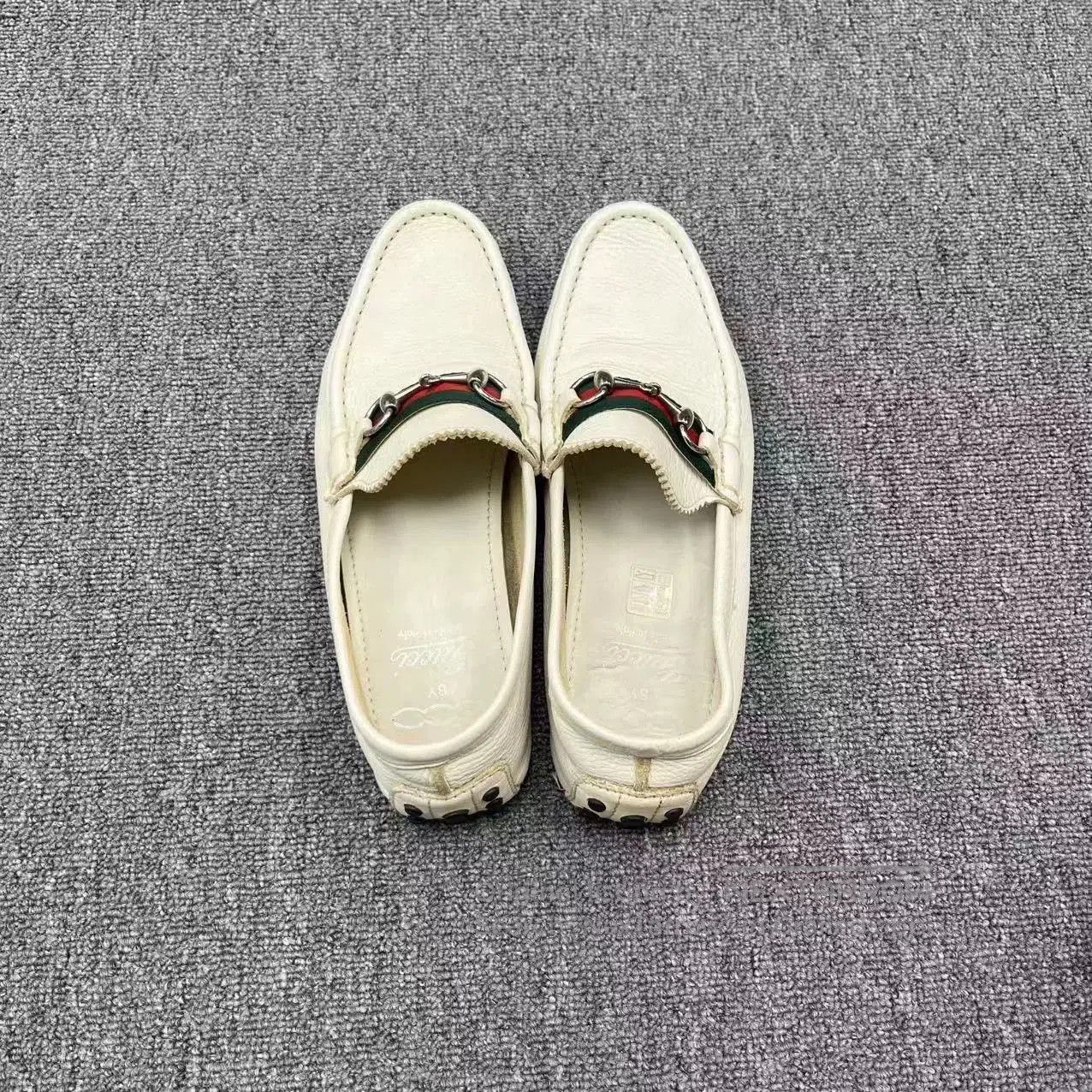 Gucci gucci beige loafers with red. Size US 9 / EU 42 - 3 Thumbnail