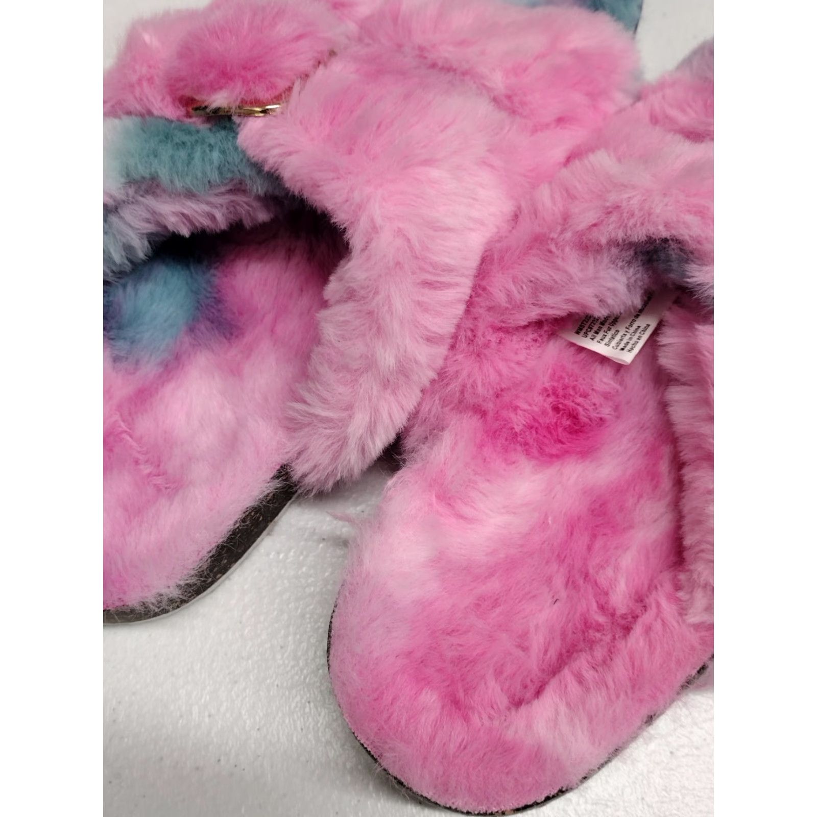 Vintage VINTAGE Secret Treasures Women's Tie Dye Faux Fur Double Buckle Sandals Size 6 Size US 6 / IT 36 - 4 Thumbnail