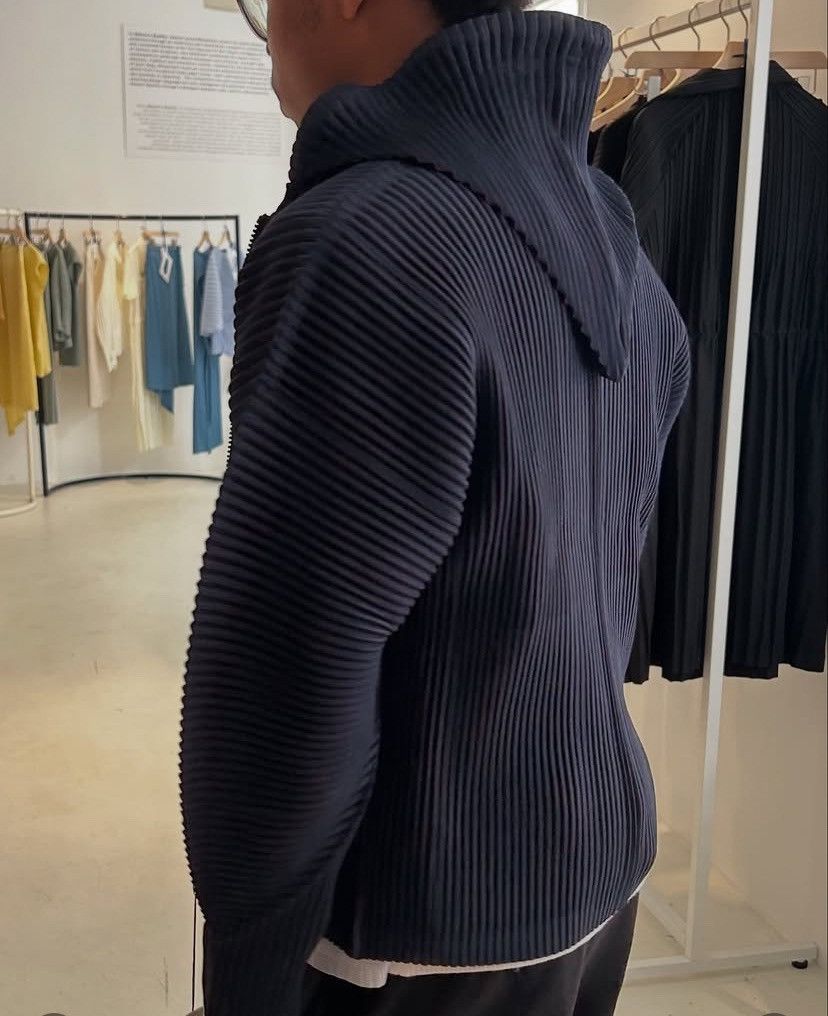 Homme Plisse Issey Miyake MONPLISSE PARIS Two way plisse zip up Outer Navy Size US M / EU 48-50 / 2 - 8 Thumbnail